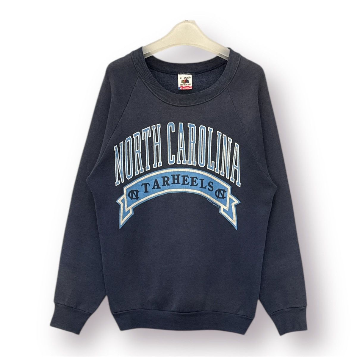Gabrielle × Jerzees × Vintage 🔥 Vintage 90's North Carolina Tar Heels men's basketball - M Size US S / EU 44-46 / 1 - 1 Thumbnail
