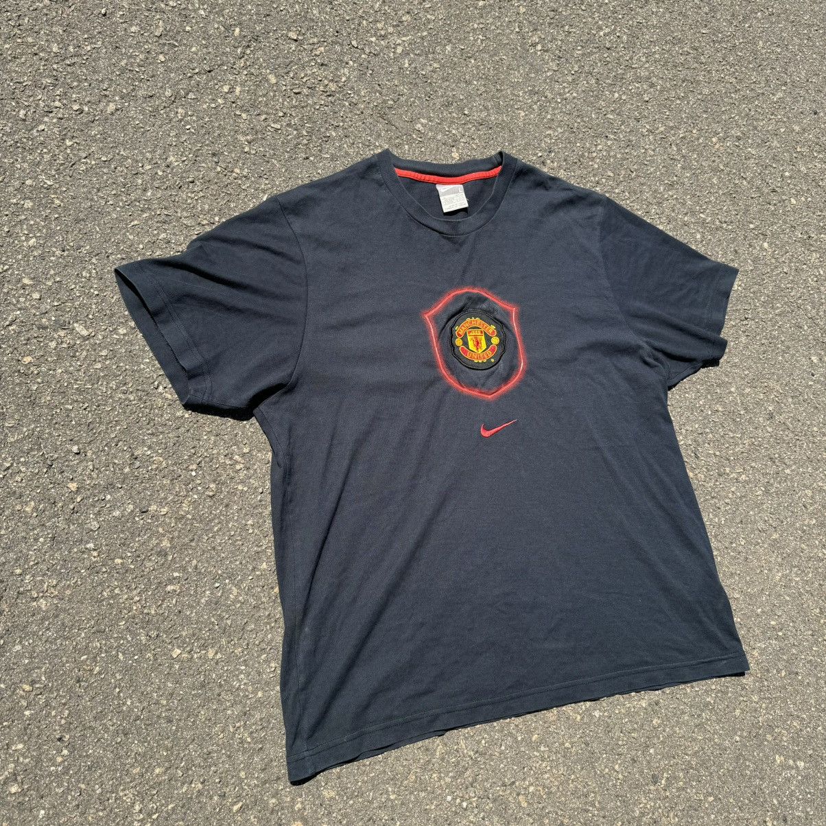 Nike × Vintage vintage 90s nike manchester united central logo Size US L / EU 52-54 / 3 - 2 Thumbnail