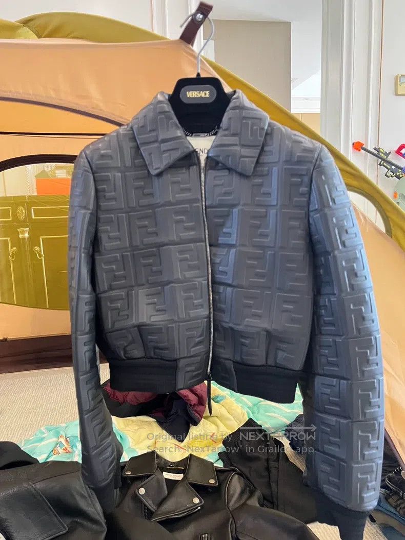 Fendi Fendi Women's Jacket Coat Leather Jacket Printed Monogram Size XS / US 0-2 / IT 36-38 - 1 Thumbnail
