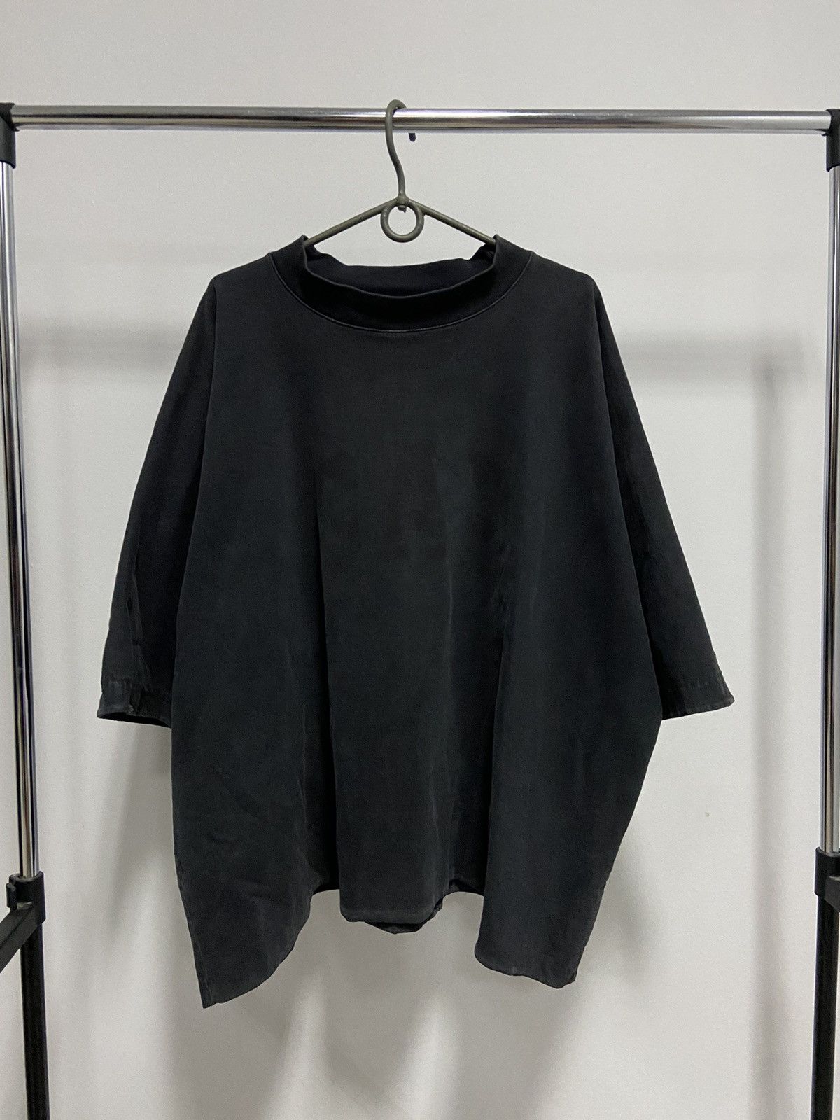 Balenciaga × Gap × Yeezy Yeezy Gap Balenciaga double layer dove No Seam Cropped Tee Size US L / EU 52-54 / 3 - 2 Thumbnail