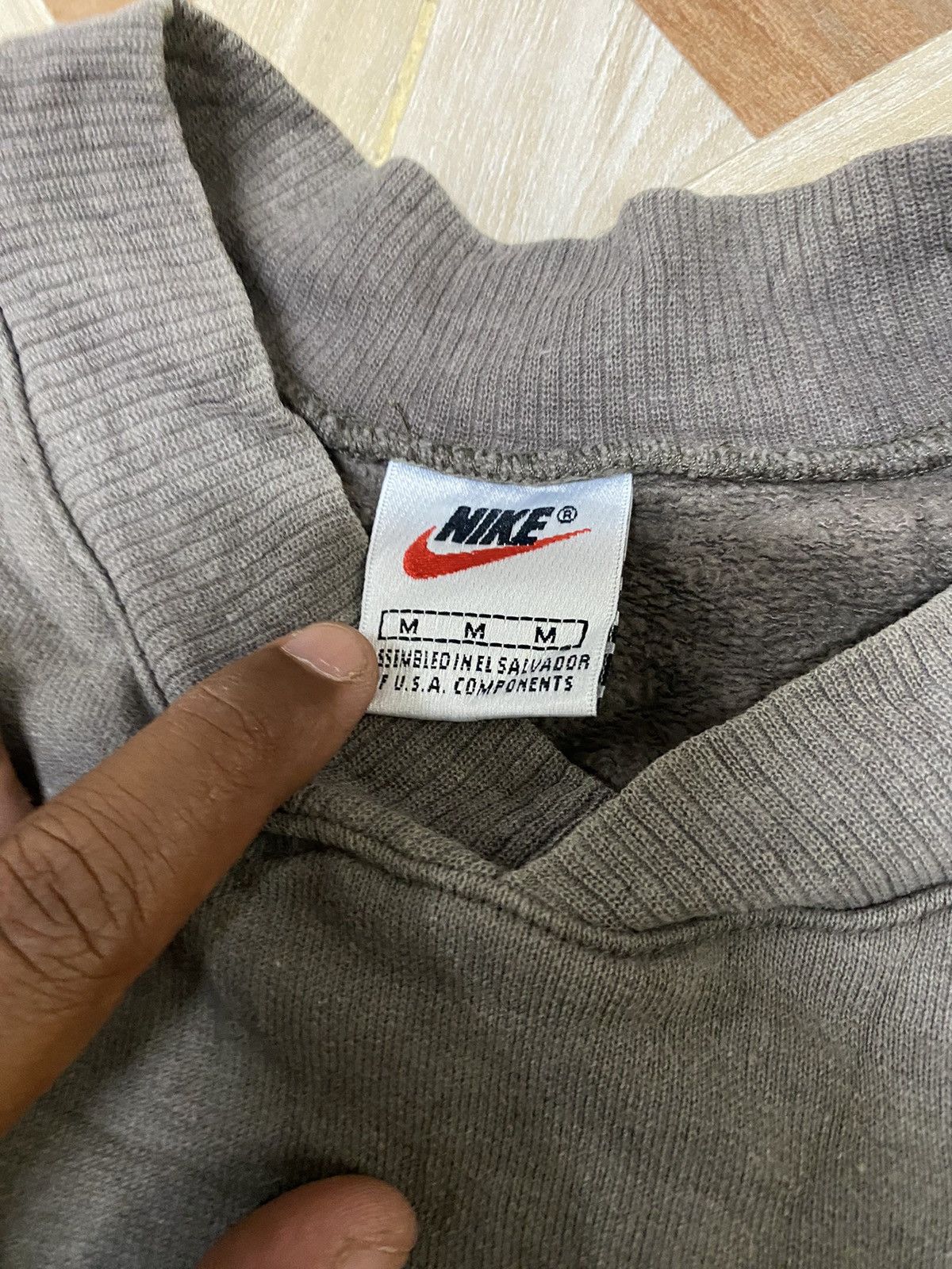 Nike × Vintage Vintage 90's Nike Embroidered Logo Sweatshirt Size US L / EU 52-54 / 3 - 4 Thumbnail