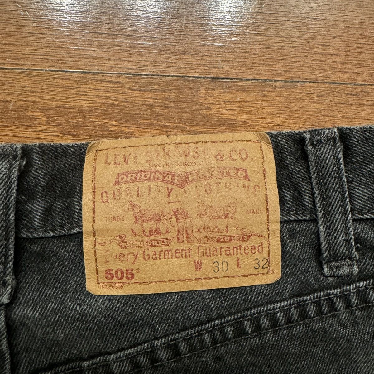 Levi's Levi’s 505 /Black Made in CANADA / W30 Size US 30 / EU 46 - 3 Thumbnail
