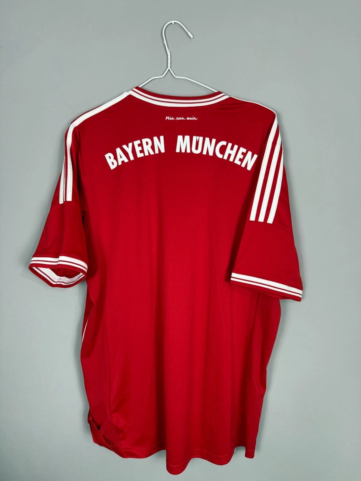 Adidas BAYERN MÜNCHEN HOME FOOTBALL SHIRT SOCCER JERSEY ADIDAS Size US XL / EU 56 / 4 - 6 Thumbnail