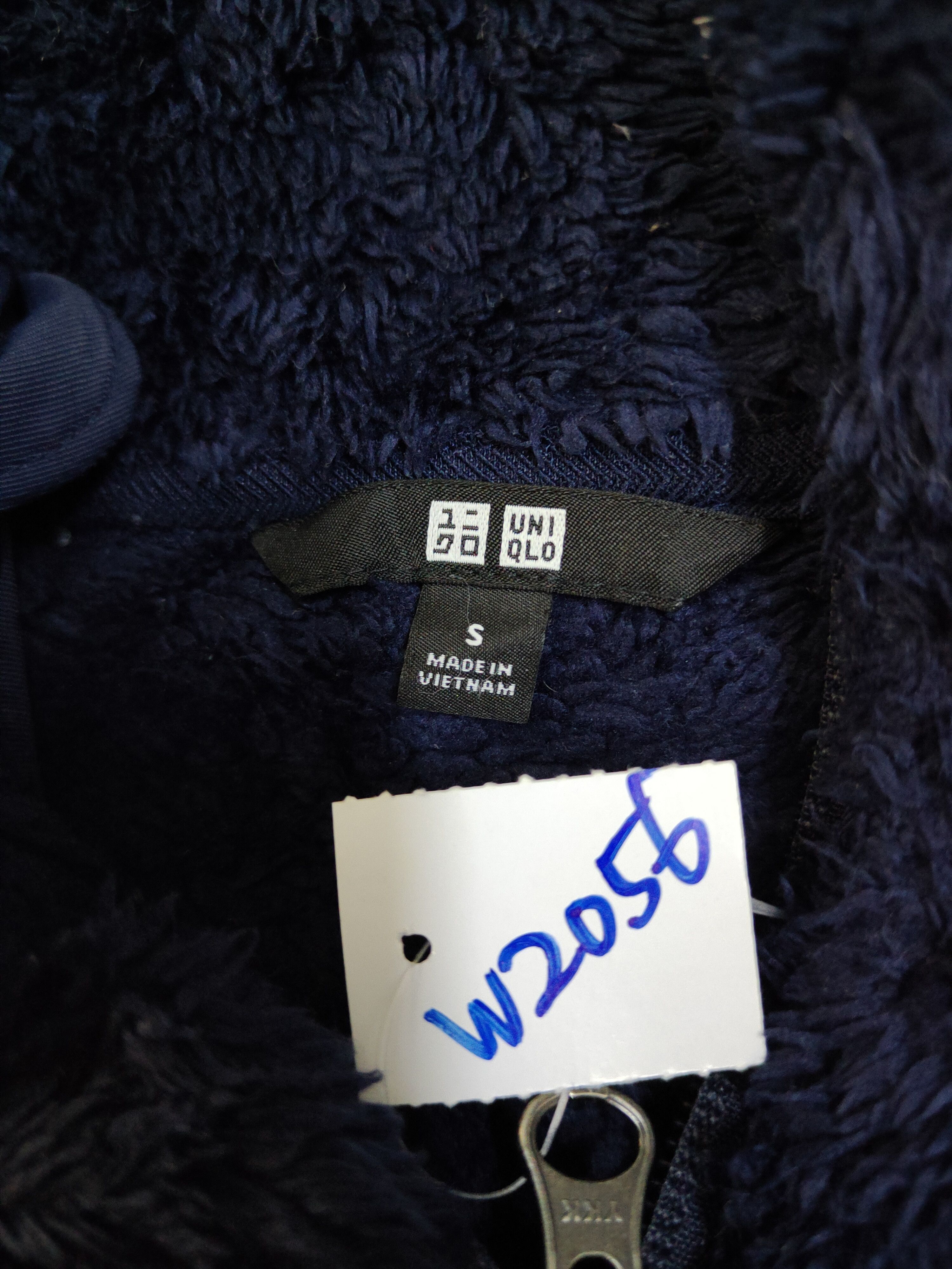 Japanese Brand Uniqlo Navy Fur Faux fleece Sweaters #W2056 Size US S / EU 44-46 / 1 - 12 Thumbnail