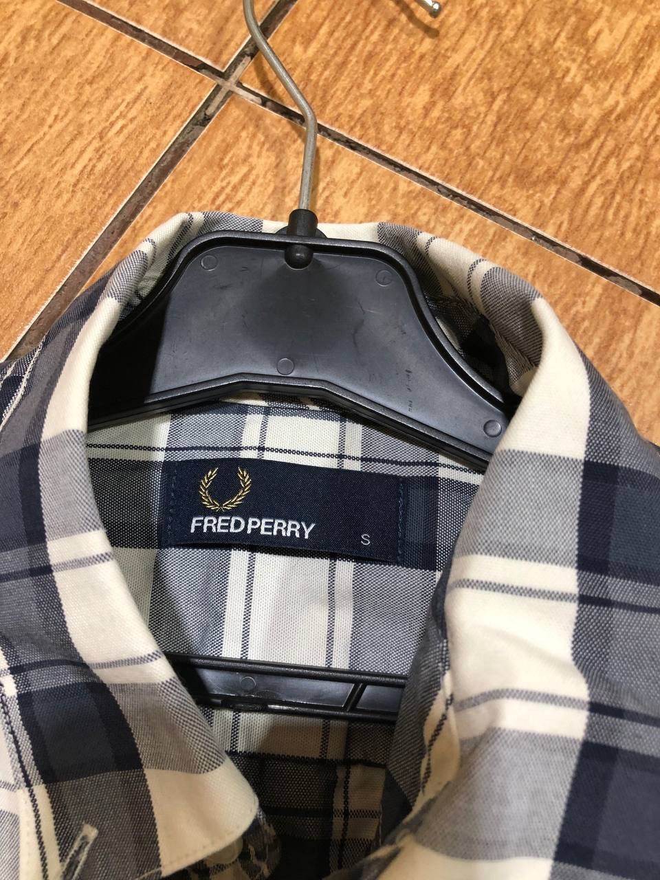 Fred Perry Fred Perry Embroidered Logo Button Up Shirt Size S Size US S / EU 44-46 / 1 - 2 Thumbnail