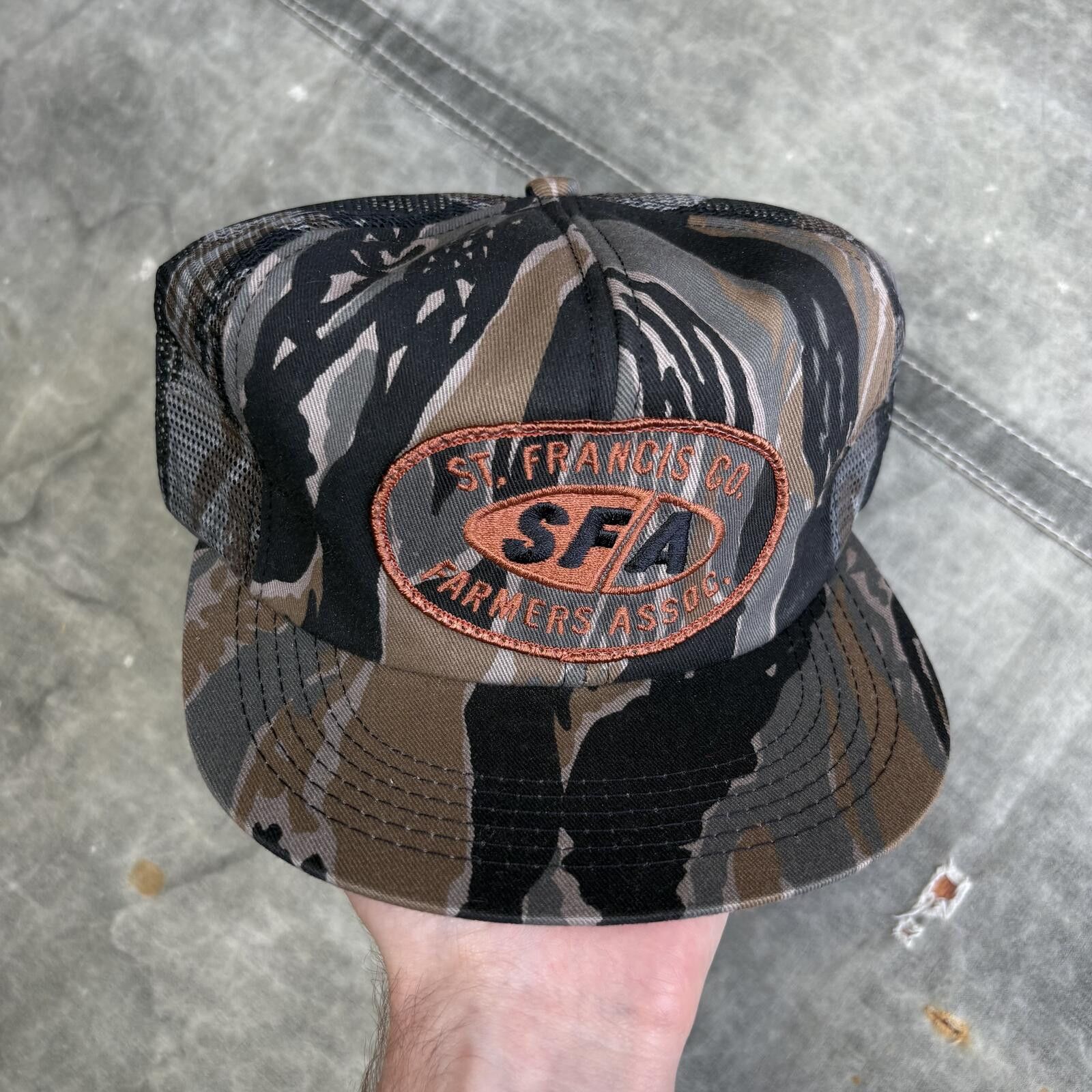Vintage Vintage Deadstock Camo SFA Farmer’s Association Trucker Hat Size ONE SIZE - 1 Thumbnail
