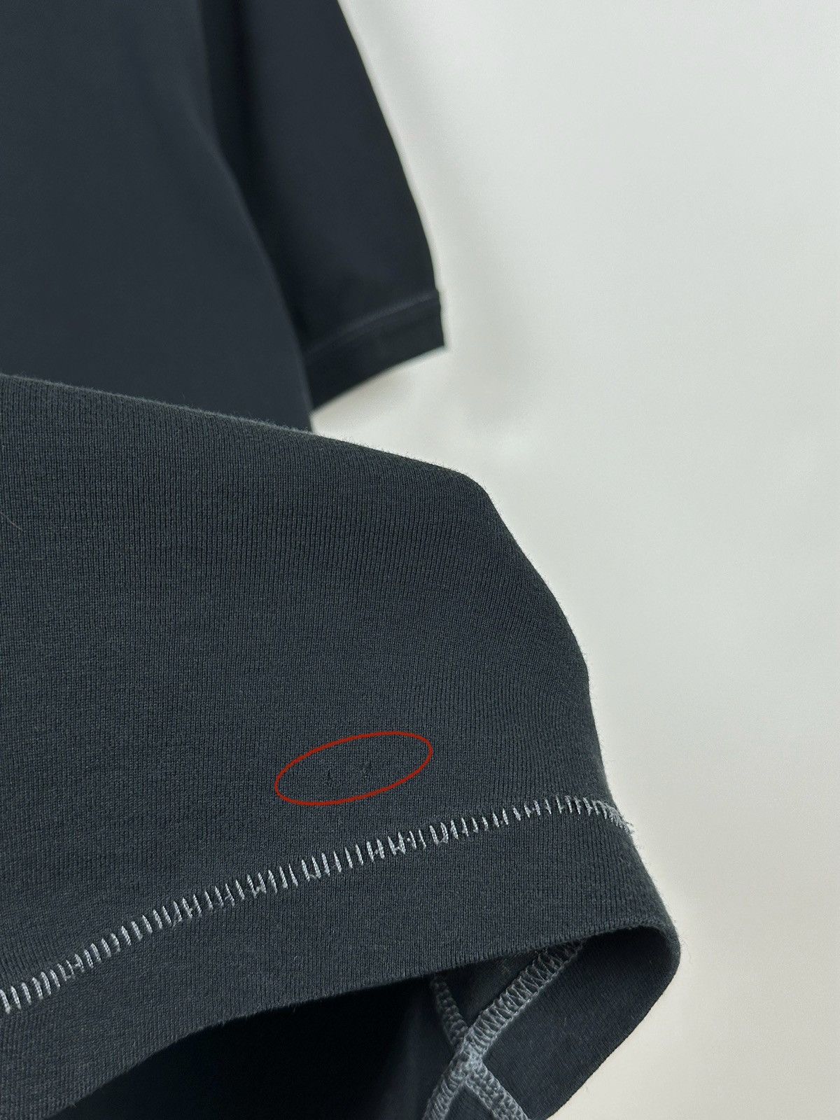 Helmut Lang Helmut Lang Logo Patch Black T-Shirt Size US L / EU 52-54 / 3 - 21 Thumbnail