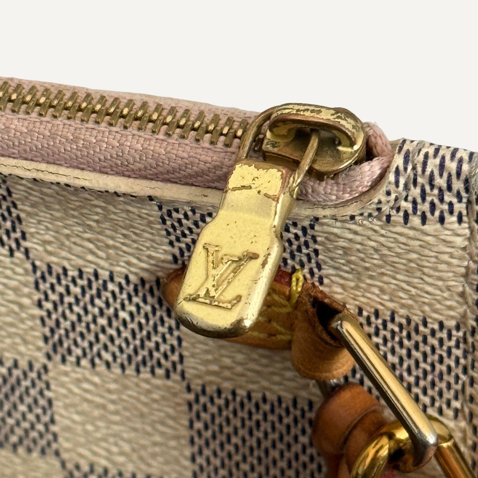 Louis Vuitton Louis Vuitton Neverfull Pochette Damier Azur Wristlet Size ONE SIZE - 4 Thumbnail