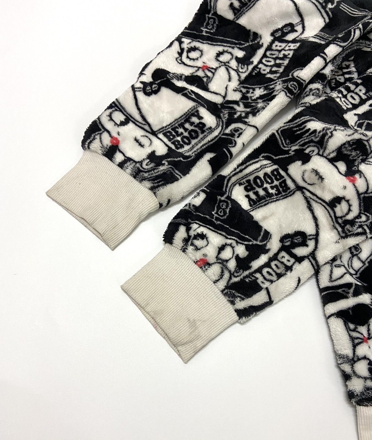 Other BETTY BOOP FULL PRINT SWEATSHIRT Size US M / EU 48-50 / 2 - 11 Thumbnail