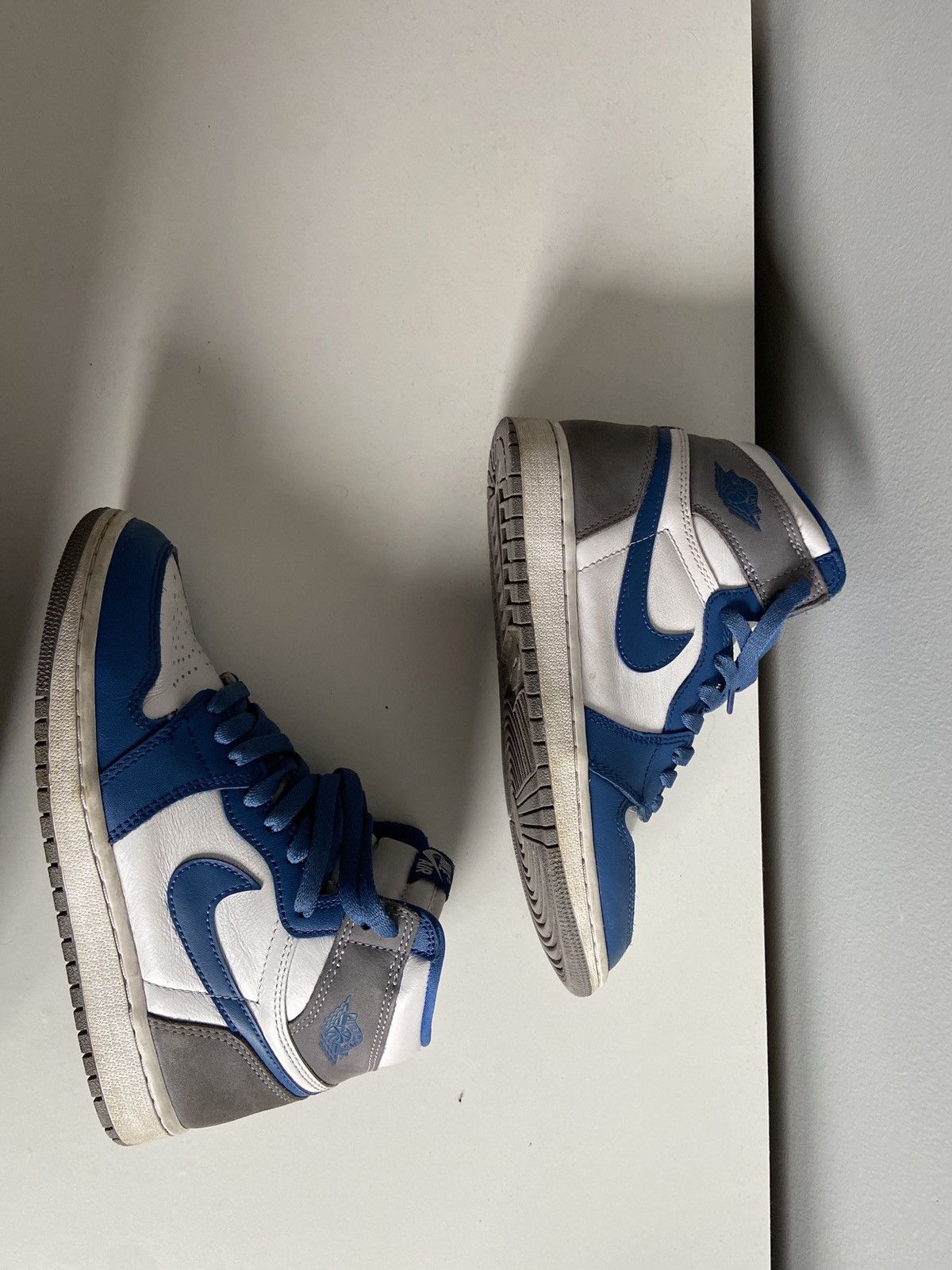 Nike Air Jordan 1 Retro High OG Size US 6.5 / EU 39-40 - 1 Thumbnail