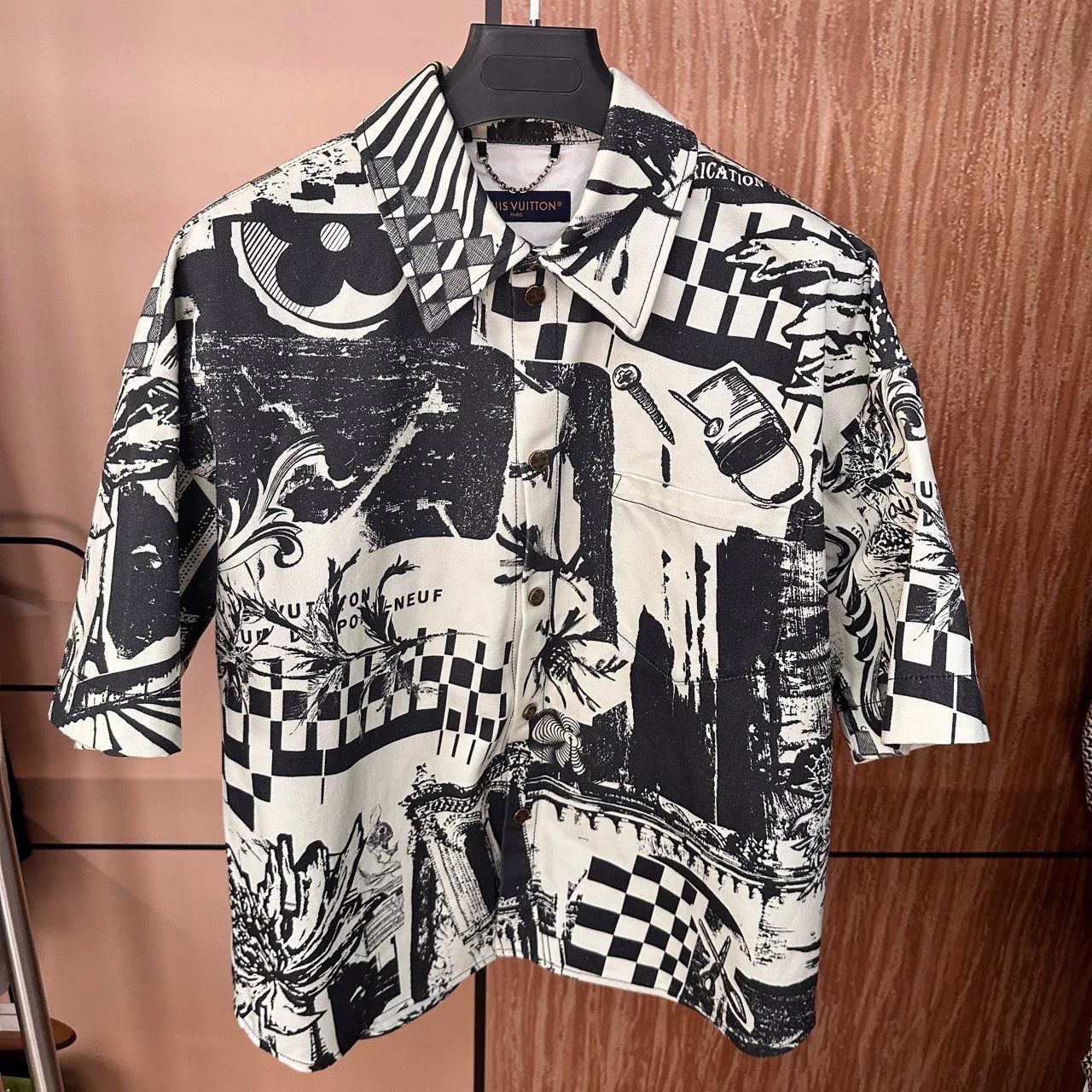 Louis Vuitton Louis Vuitton Comic Graffiti Denim Shirt XL Size US XL / EU 56 / 4 - 1 Thumbnail