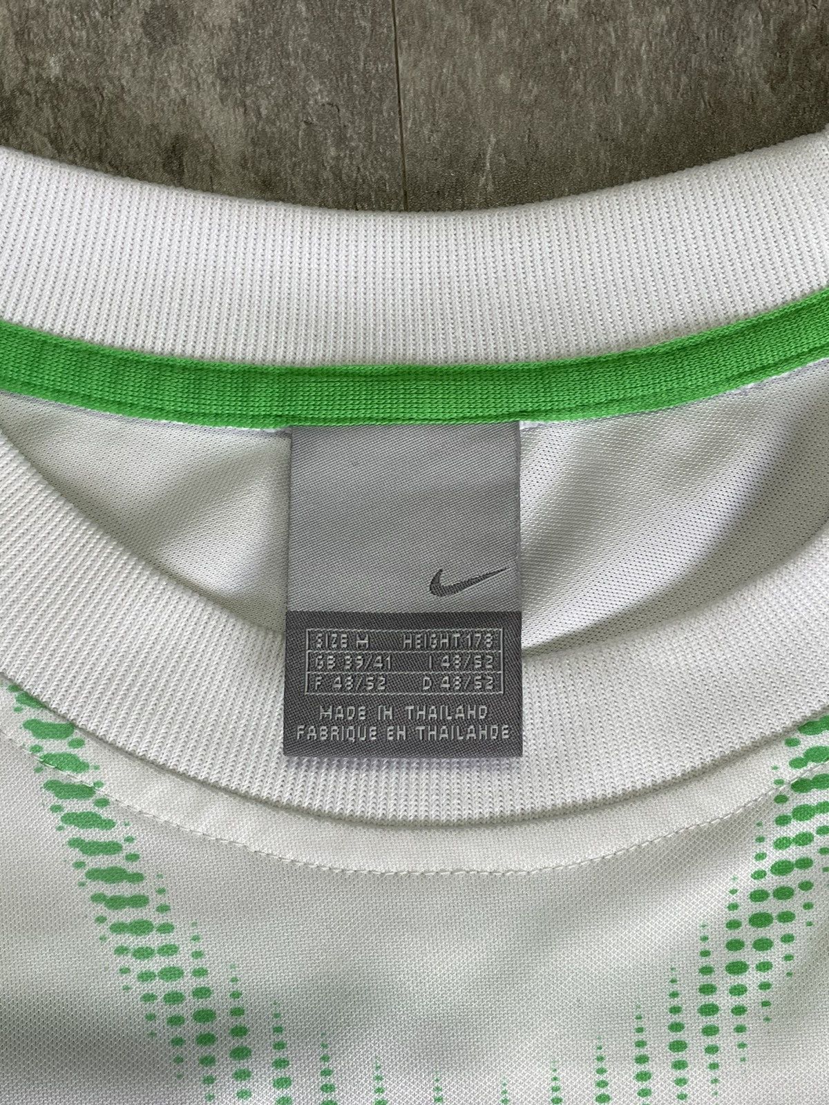 Nike 🚨00s Nike Tn Vintage Green T Shirt Y2K Tee Center Swoosh Size US M / EU 48-50 / 2 - 7 Thumbnail