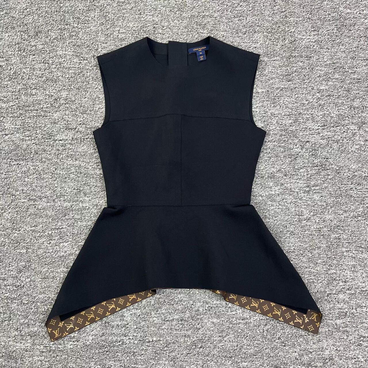 Louis Vuitton Louis Vuitton Monogram Black Ruffle Top Size XS / US 0-2 / IT 36-38 - 1 Thumbnail