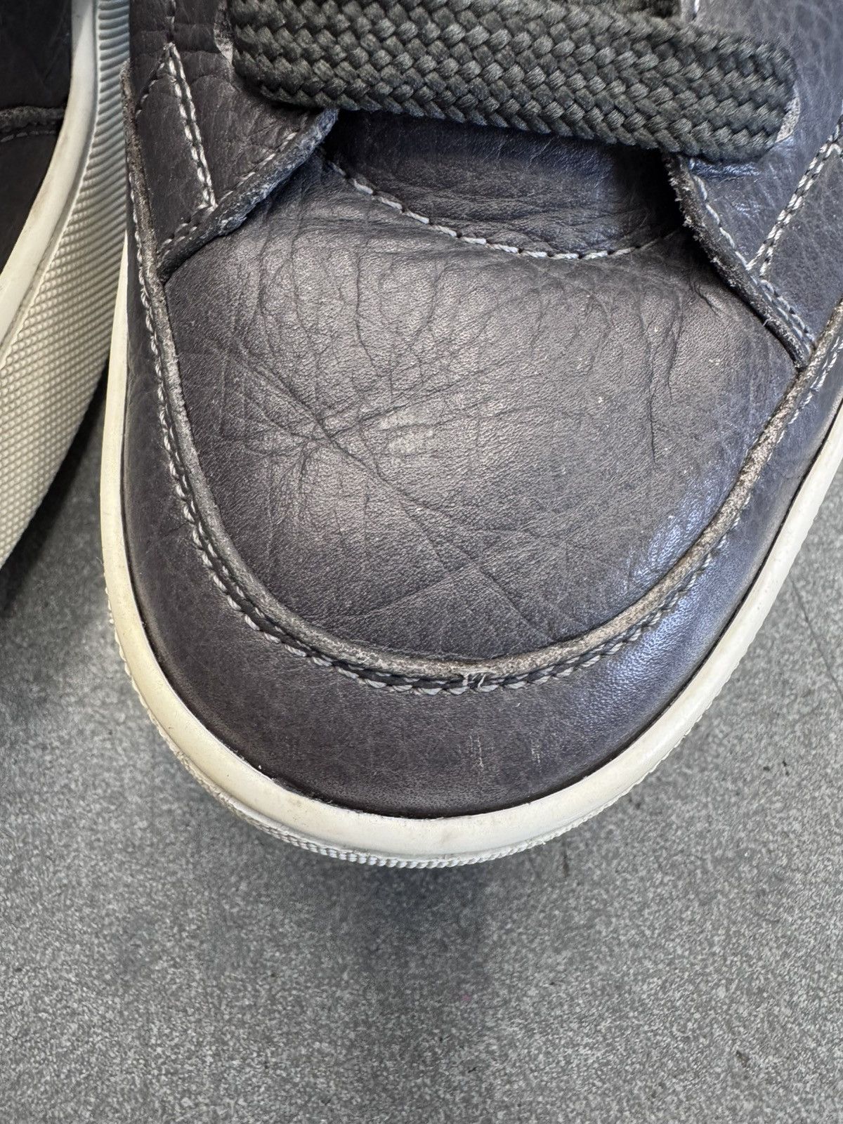 Louis Vuitton 2009 Louis Vuitton Don Kanye West Anthracite Size LV 7 US 8 Size US 8 / EU 41 - 13 Thumbnail