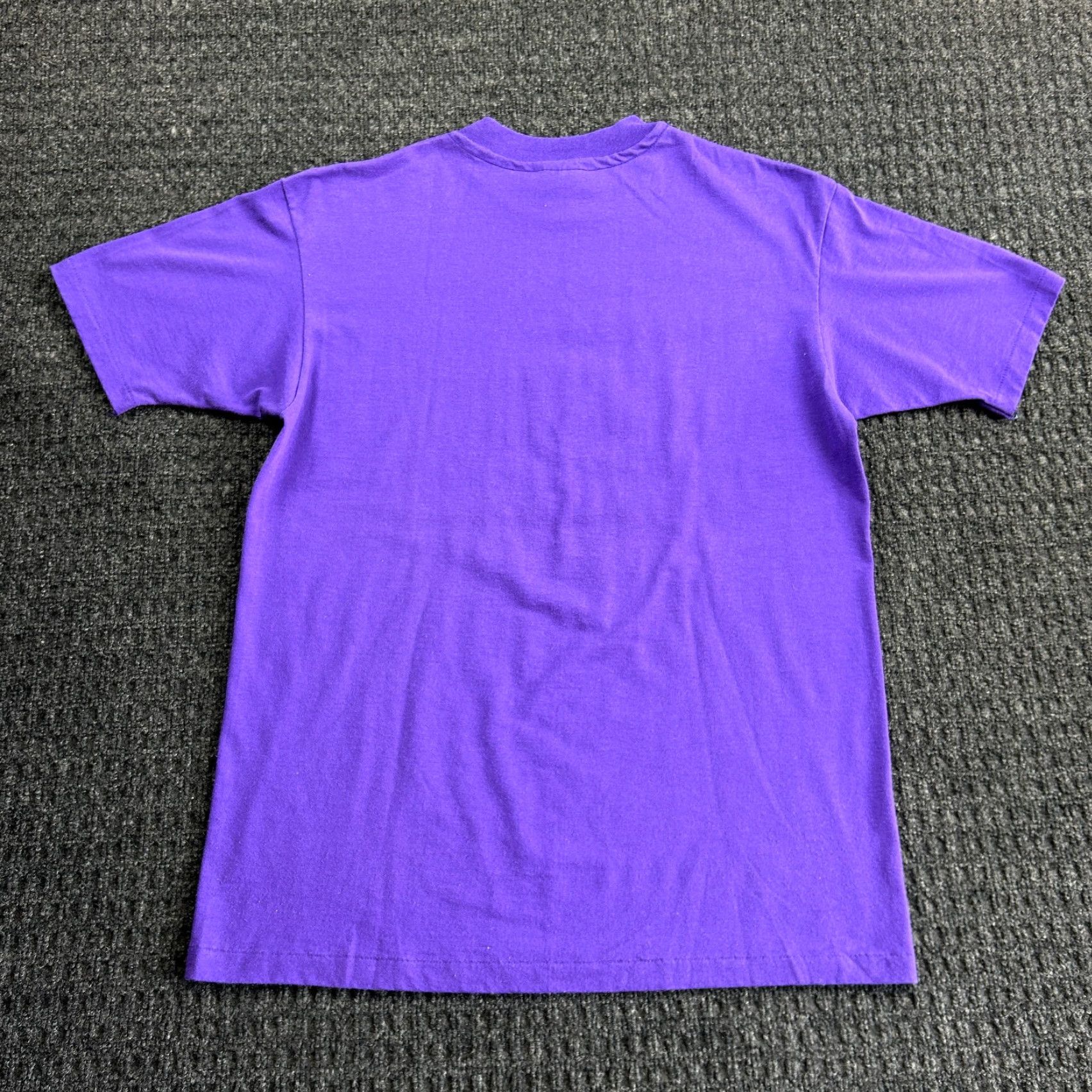 Hanes VINTAGE Hanes Fifty-Fifty T Shirt Unisex Adults L Purple 80s Graphic Print Puff Single Stitch Crew Neck Canada Made USA Size US L / EU 52-54 / 3 - 6 Thumbnail