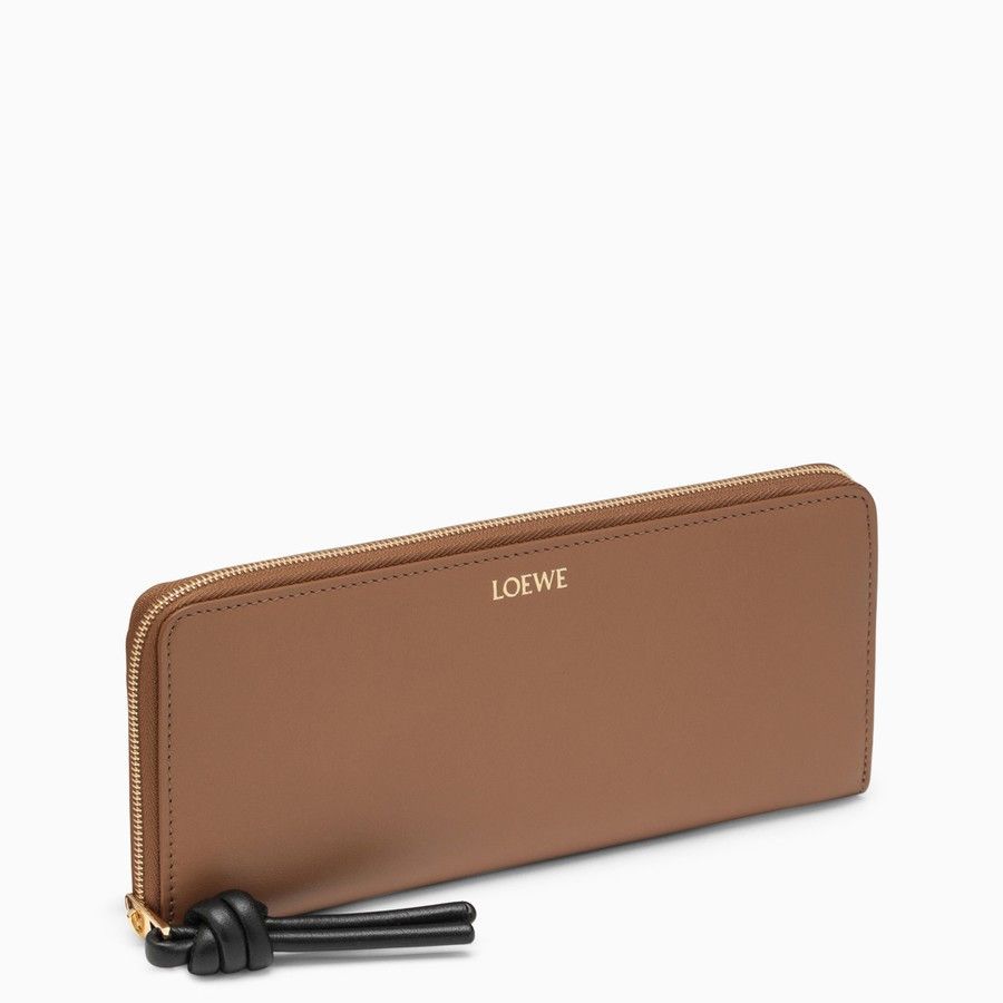 Loewe o1d2blof0824 Size: OS / Leather Zip-Around Wallet in Brown Size ONE SIZE - 1 Thumbnail
