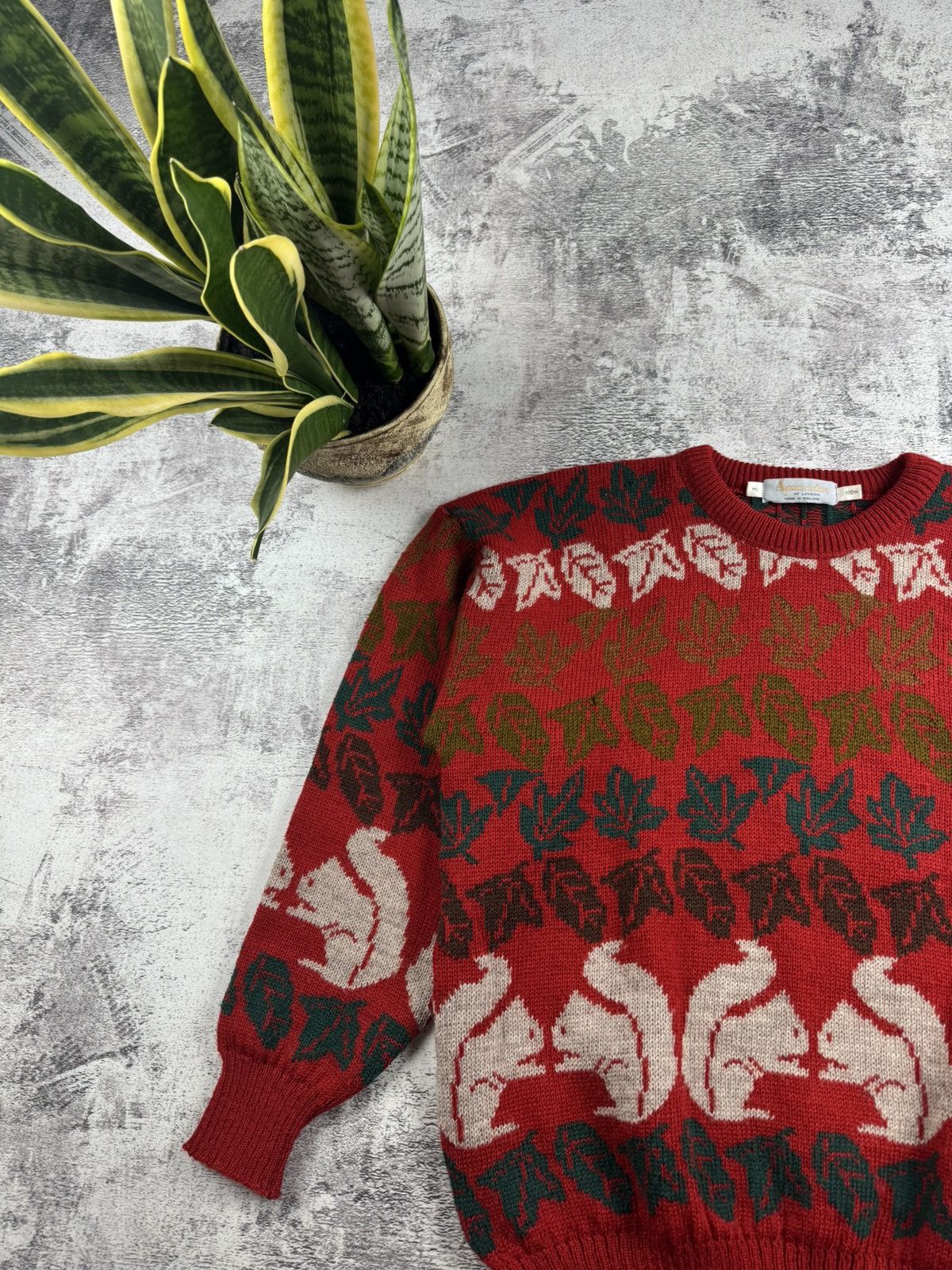 Aquascutum Aquascutum 100% Wool Leaves Vintage Men’s Squirrels Large Knit Sweater Pullover Size US M / EU 48-50 / 2 - 5 Thumbnail