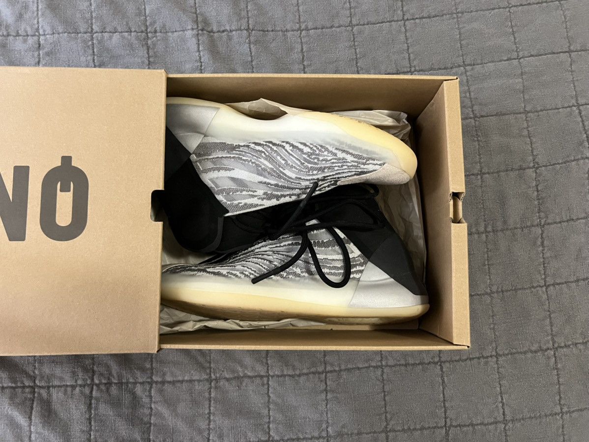 Adidas × Yeezy YEEZY QNTM Size US 9 / EU 42 - 3 Thumbnail
