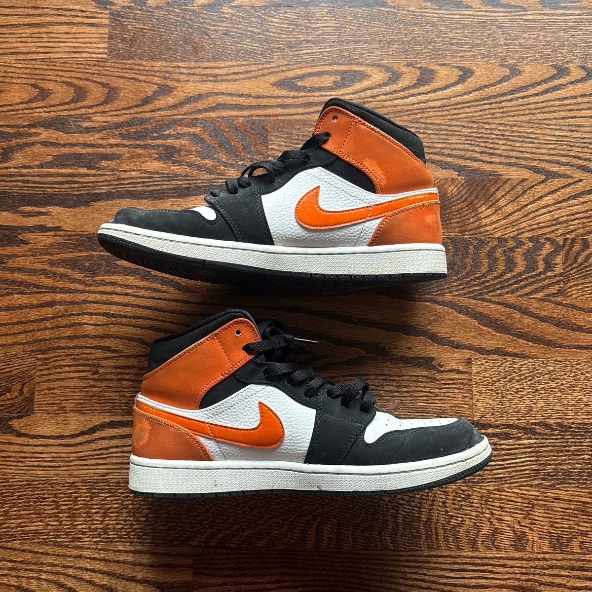 Nike Jordan 1 Mid Shattered Backboard Size US 10 / EU 43 - 2 Thumbnail