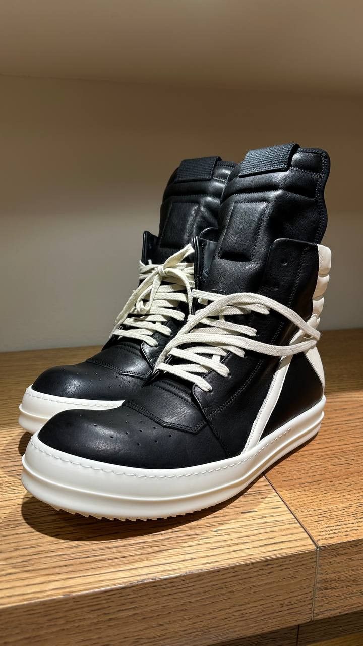 RICK OWENS | MEGA BUMPER GEOBASKET BLACK/MILK スニーカー Mega Bumper Geobasket in Black/Milk | Garmentory