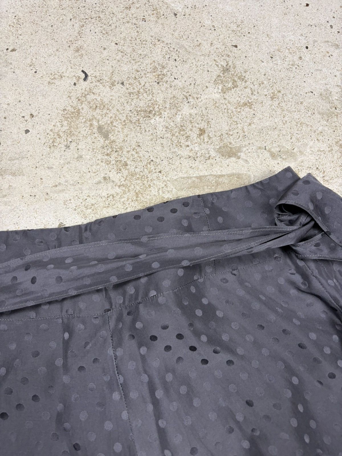 Balenciaga Balenciaga 2006 Silk Polka Dot Pleated Skirt Belted Tied Size 26" / US 2 / IT 38 - 6 Thumbnail