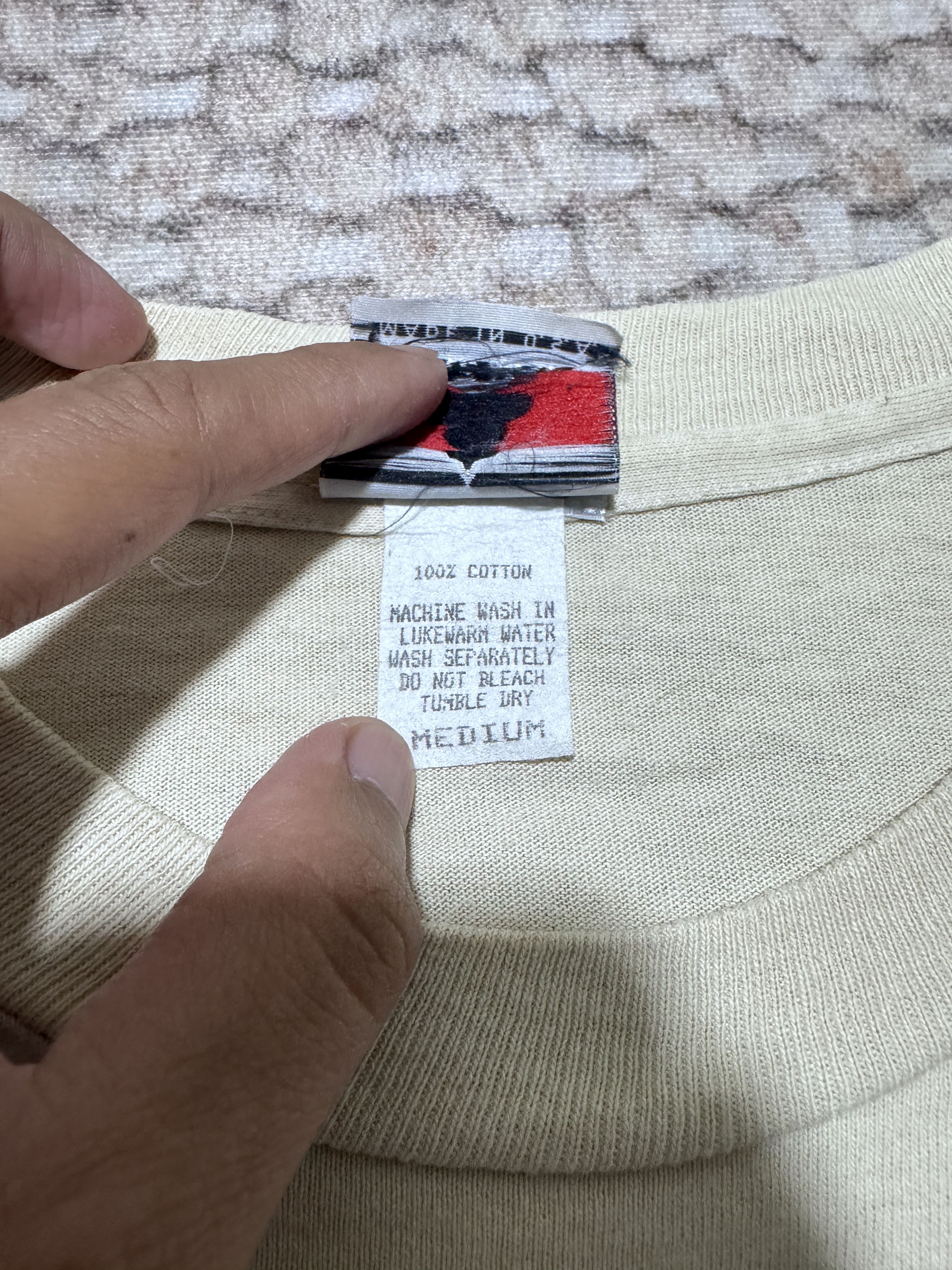Vintage Vintage Haz-Mat Snowboard Skateboard Hooks-up T shirt USA Size US M / EU 48-50 / 2 - 6 Thumbnail
