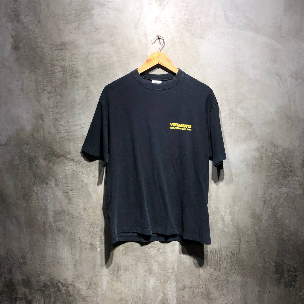 Vetements Vetements “METALLVERARBEITUNG GmbH” tee Size US M / EU 48-50 / 2 - 5 Thumbnail