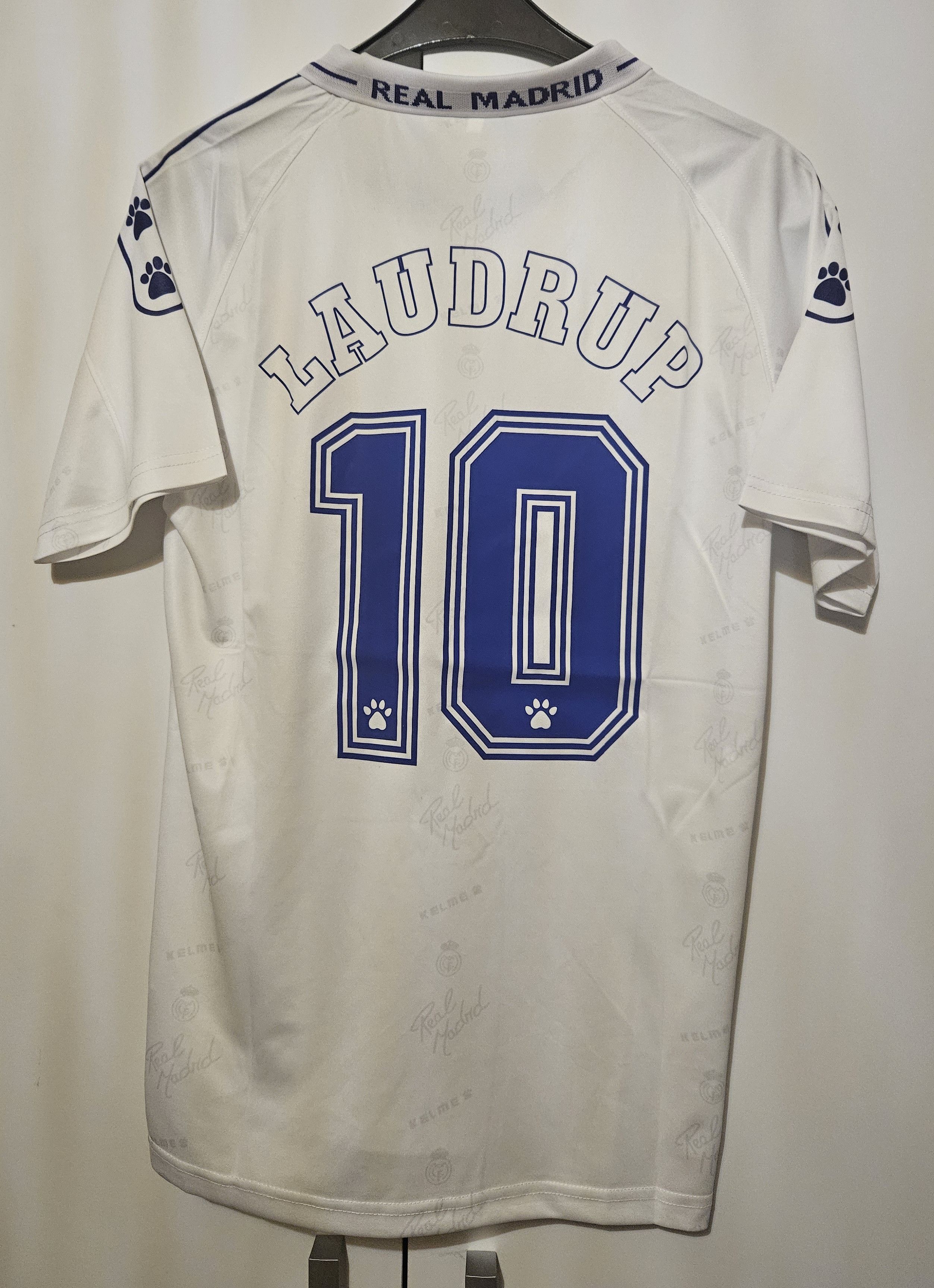 Other Laudrup 10 Real Madrid 1994/95 Vintage Soccer Jersey trikot Size US L / EU 52-54 / 3 - 1 Thumbnail