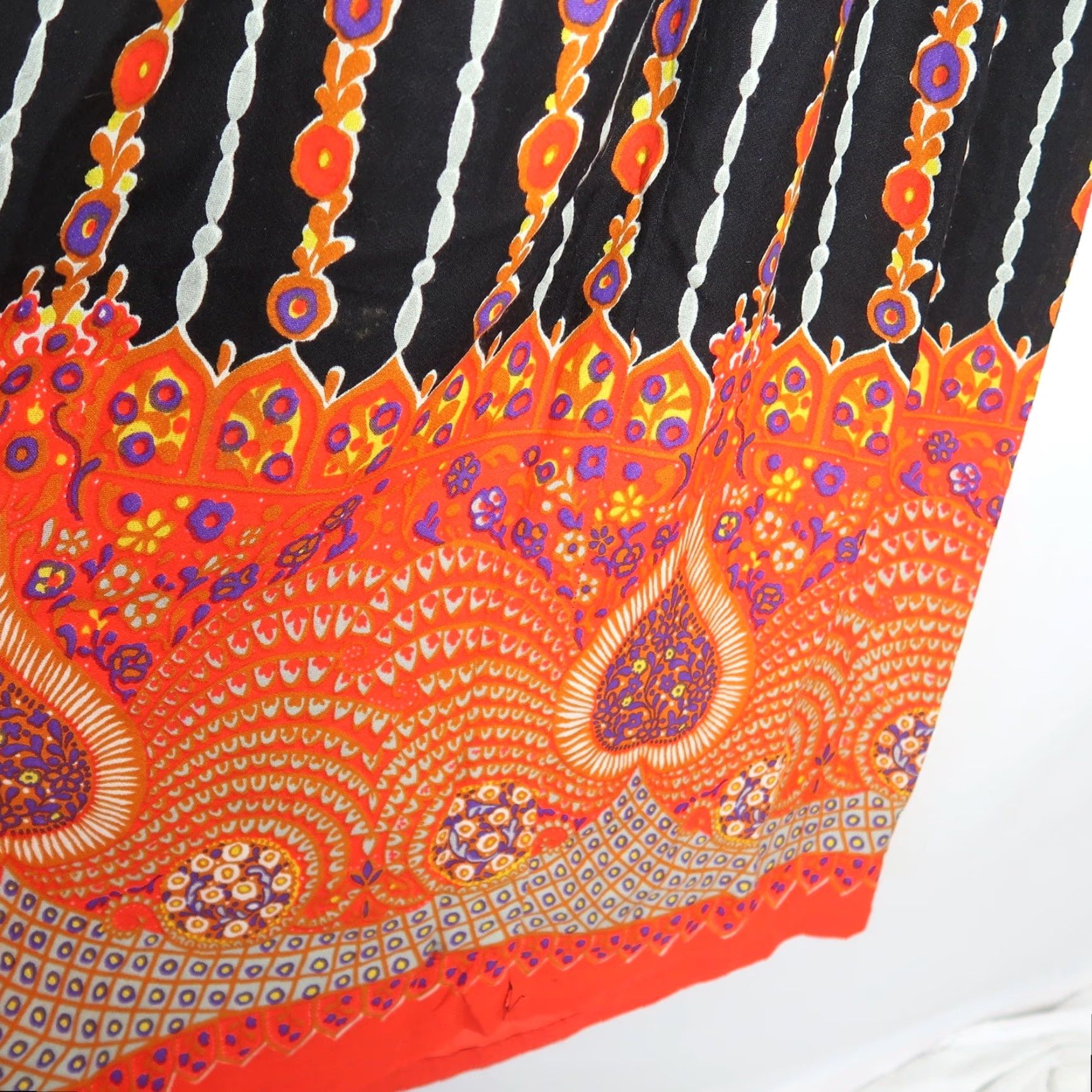 Vintage VINTAGE 70s bohemian floral barkcloth maxi skirt XS Black Purple Orange Casual Hippy 1970s Womens Size 42" / US 20 - 4 Thumbnail
