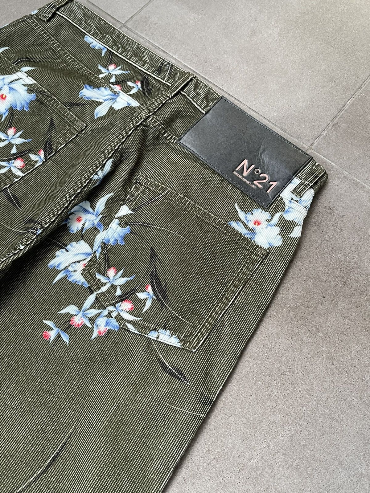 N21 !DS! FW22 N21 Floral Print Straight Leg Green Corduroy Pants Size US 32 / EU 48 - 17 Thumbnail