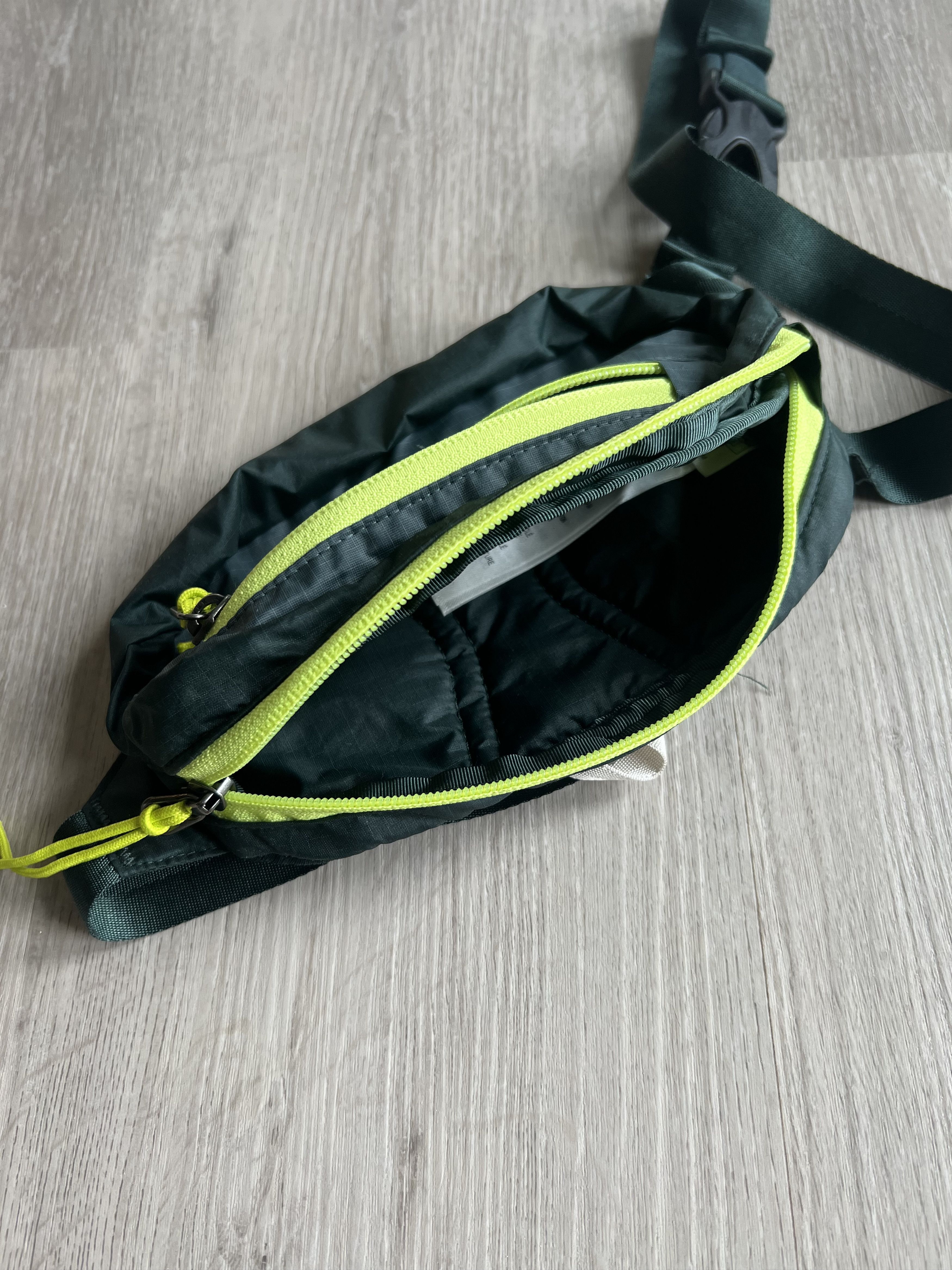 Patagonia Patagonia Small Black Hole Sling 1L Gorpcore Size ONE SIZE - 4 Thumbnail