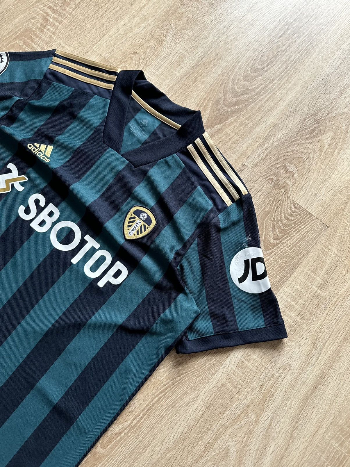 Adidas LEEDS UNITED 2020/2021 FOOTBALL SOCCER JERSEY ADIDAS GD1010 Size US XL / EU 56 / 4 - 2 Thumbnail