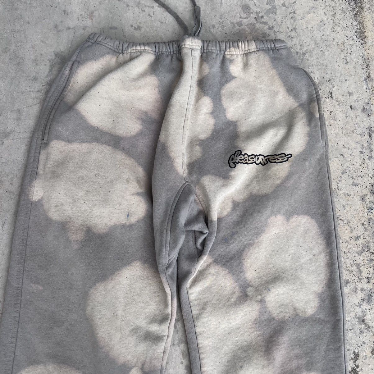 Pleasures Pleasures Decay Sweatpant Bleach Jogger Pant Size US 36 / EU 52 - 5 Thumbnail