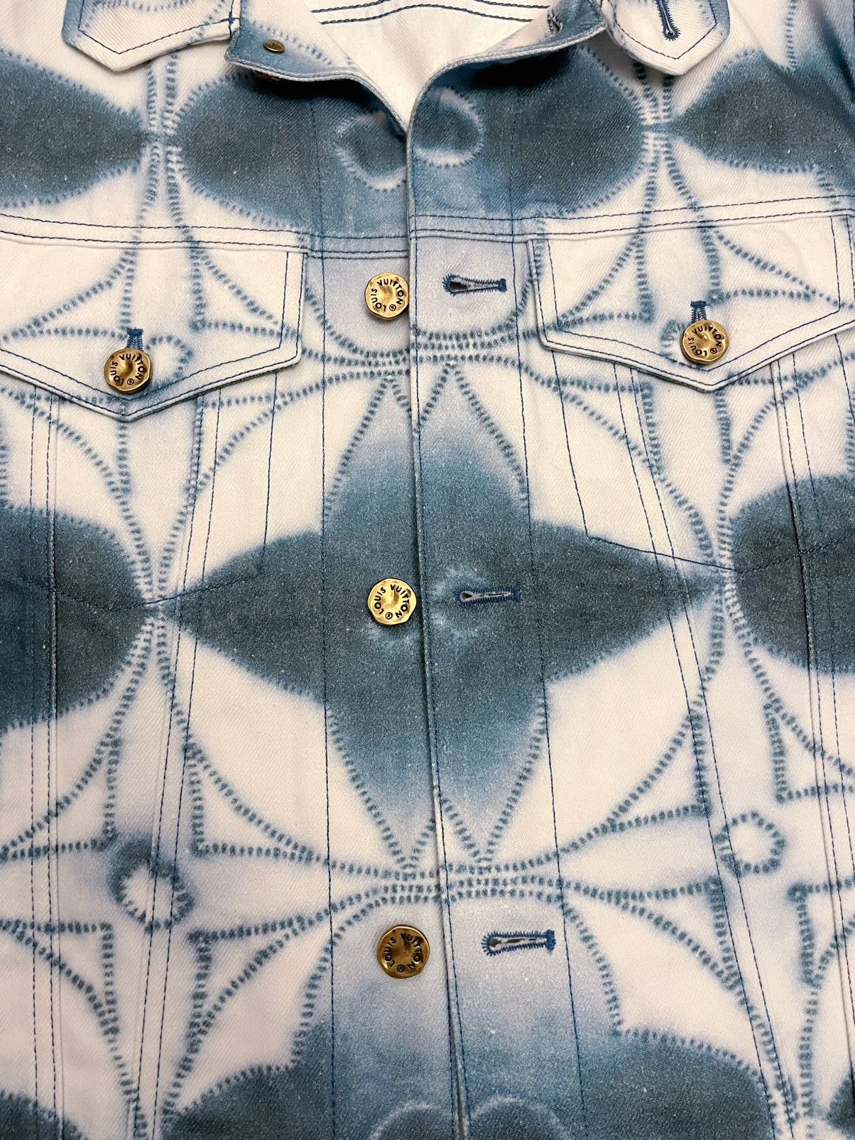 Louis Vuitton Louis Vuitton printed denim jacket Size US M / EU 48-50 / 2 - 2 Thumbnail