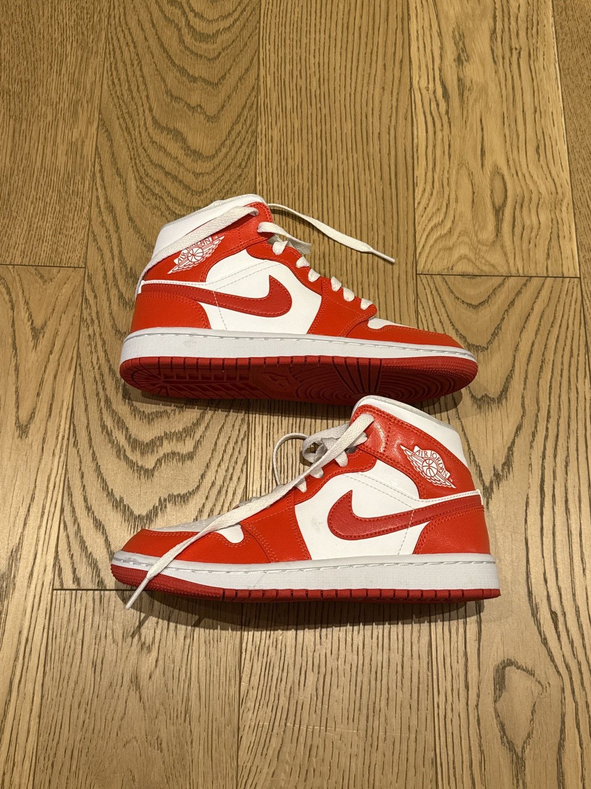 Jordan Brand Nike Air Jordan 1 mid - Syracuse red Size US 5.5 / IT 35.5 - 1 Thumbnail