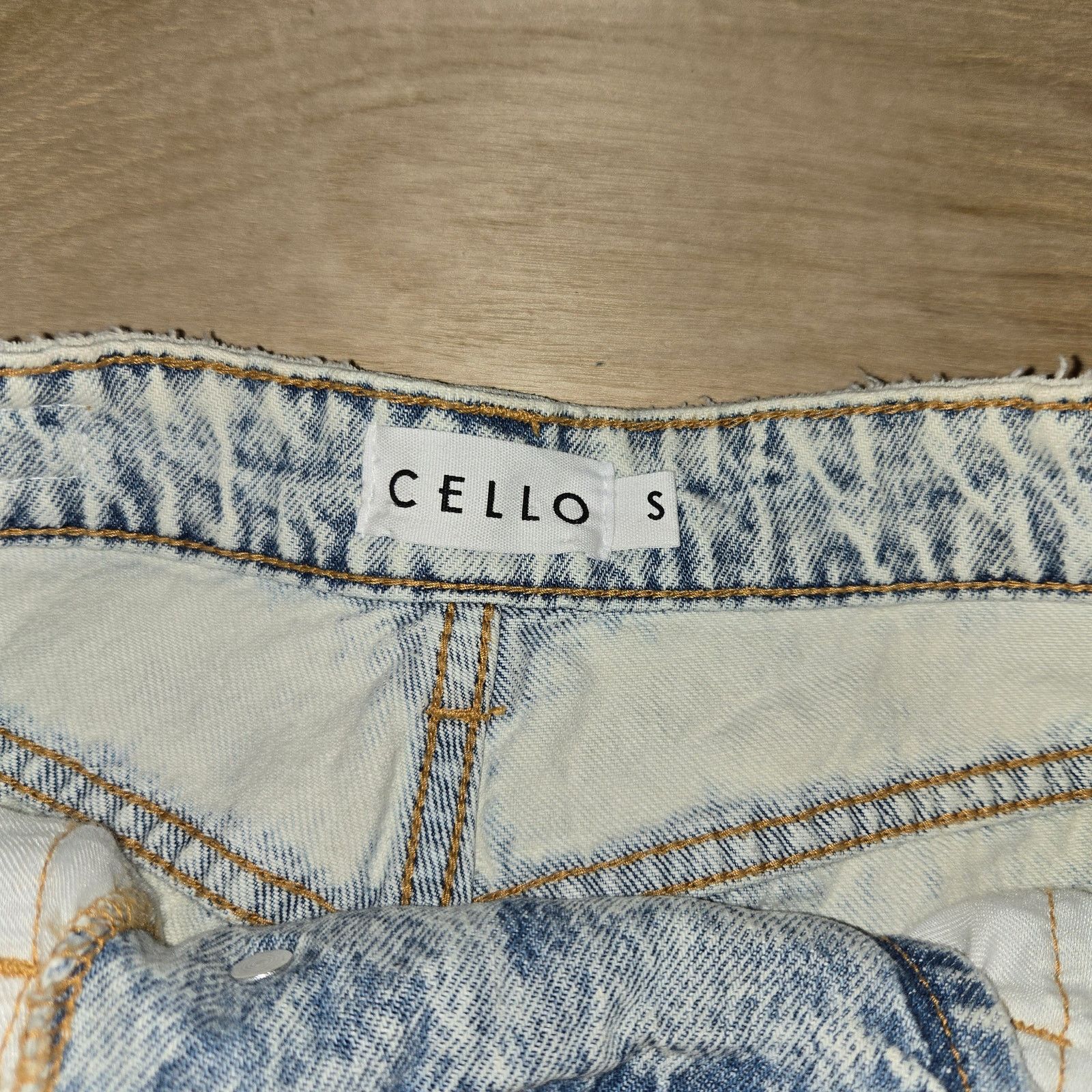 Other NWT Cello Jean cutoff shorts sz S asymmetrical fly acid wash Size 28" / US 6 / IT 42 - 3 Thumbnail