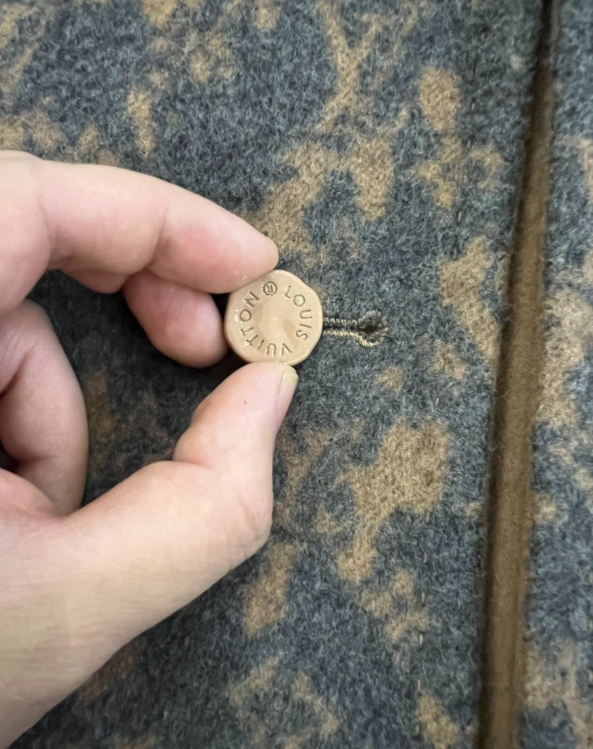 Louis Vuitton Louis Vuitton Brown wool reversible jacket with full-print Size US M / EU 48-50 / 2 - 5 Thumbnail