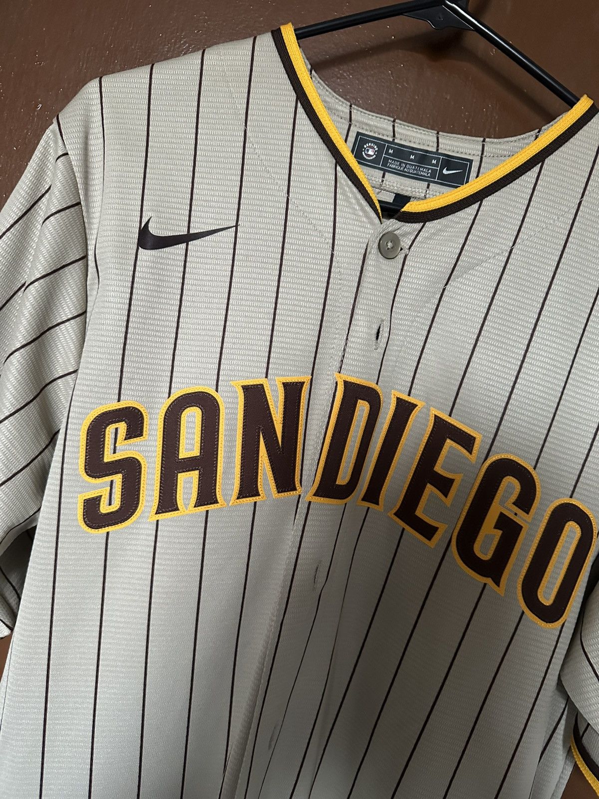 MLB Nike MLB Fernando Tatis Jr Jersey San Diego Padres (Medium) Size US M / EU 48-50 / 2 - 2 Thumbnail