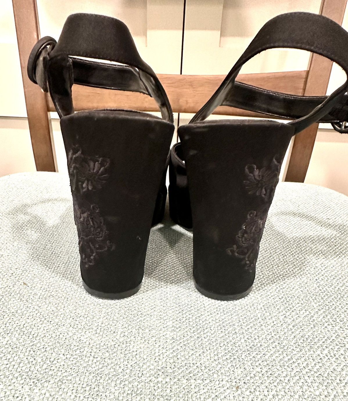 Seychelles Seychelles Vintage Black Satin Floral Chunky Heel Shoes Size US 7 / IT 37 - 8 Thumbnail