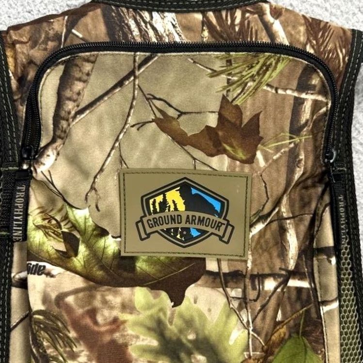 Realtree Realtree Camo Vest Mens L/XL Outdoor Hunting Amour Ammunition Zip Pocket Breathable Softshell Camouflage Logo Vest 2-tone Green Mens Size US L / EU 52-54 / 3 - 2 Thumbnail