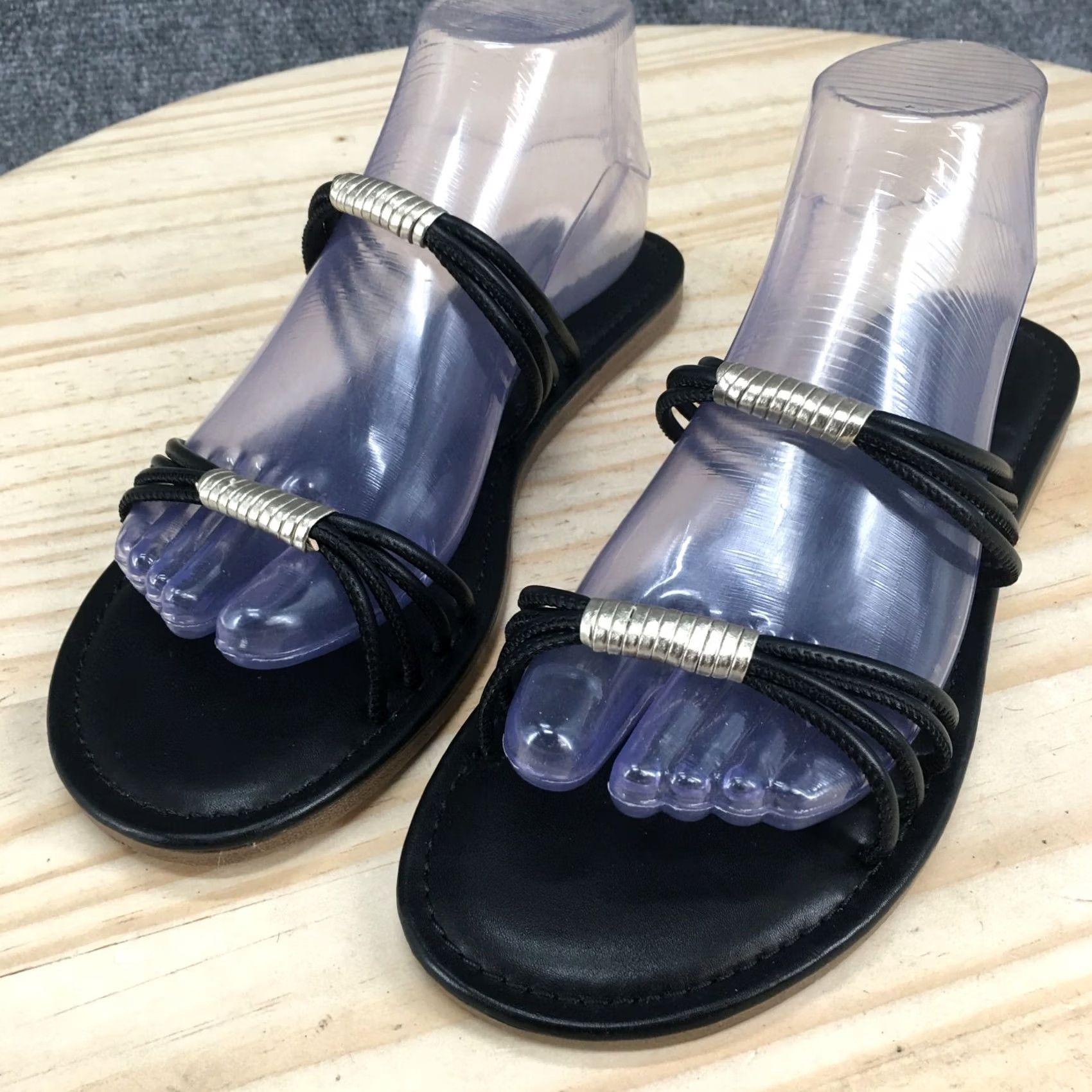 Vintage Universal Thread Sandals Womens 8.5 Casual Slip-On Black Flat Sandal Size US 9 / IT 39 - 3 Thumbnail