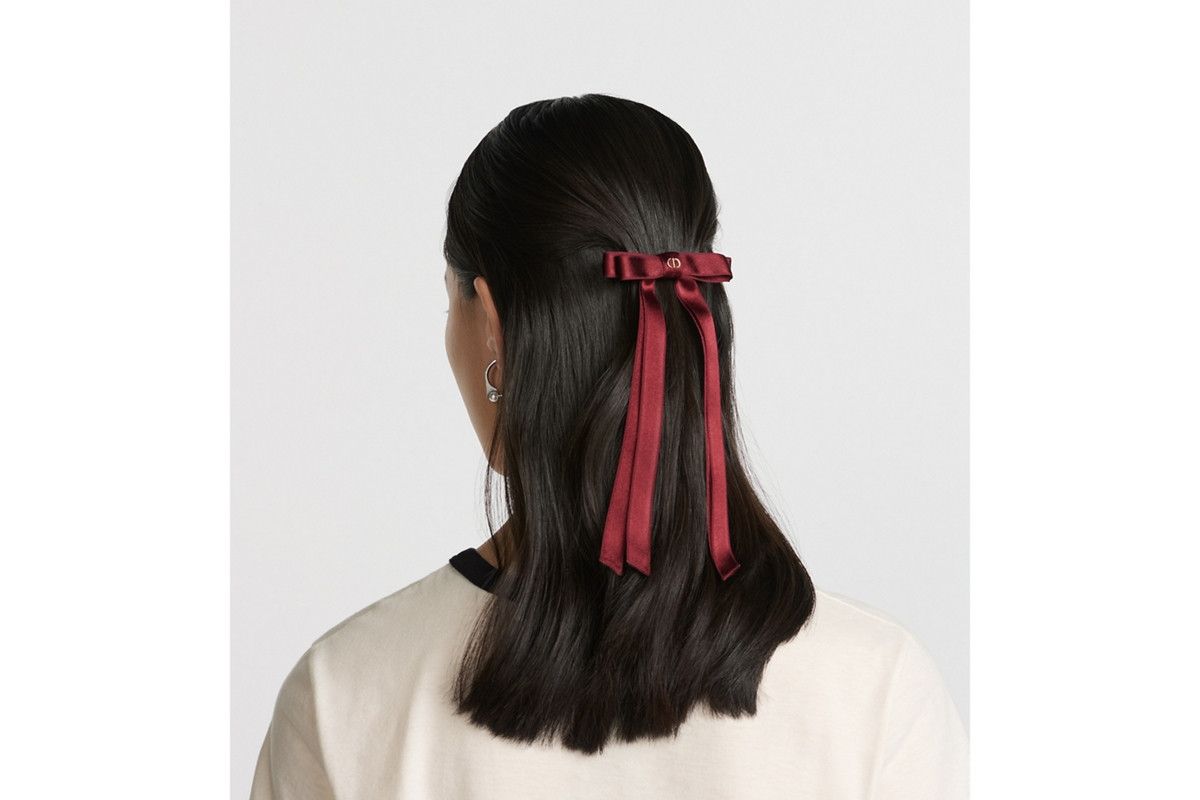 Dior o1w1db10326 Size:OS/Dior Twist Bow in Garnet Red Size ONE SIZE - 4 Thumbnail