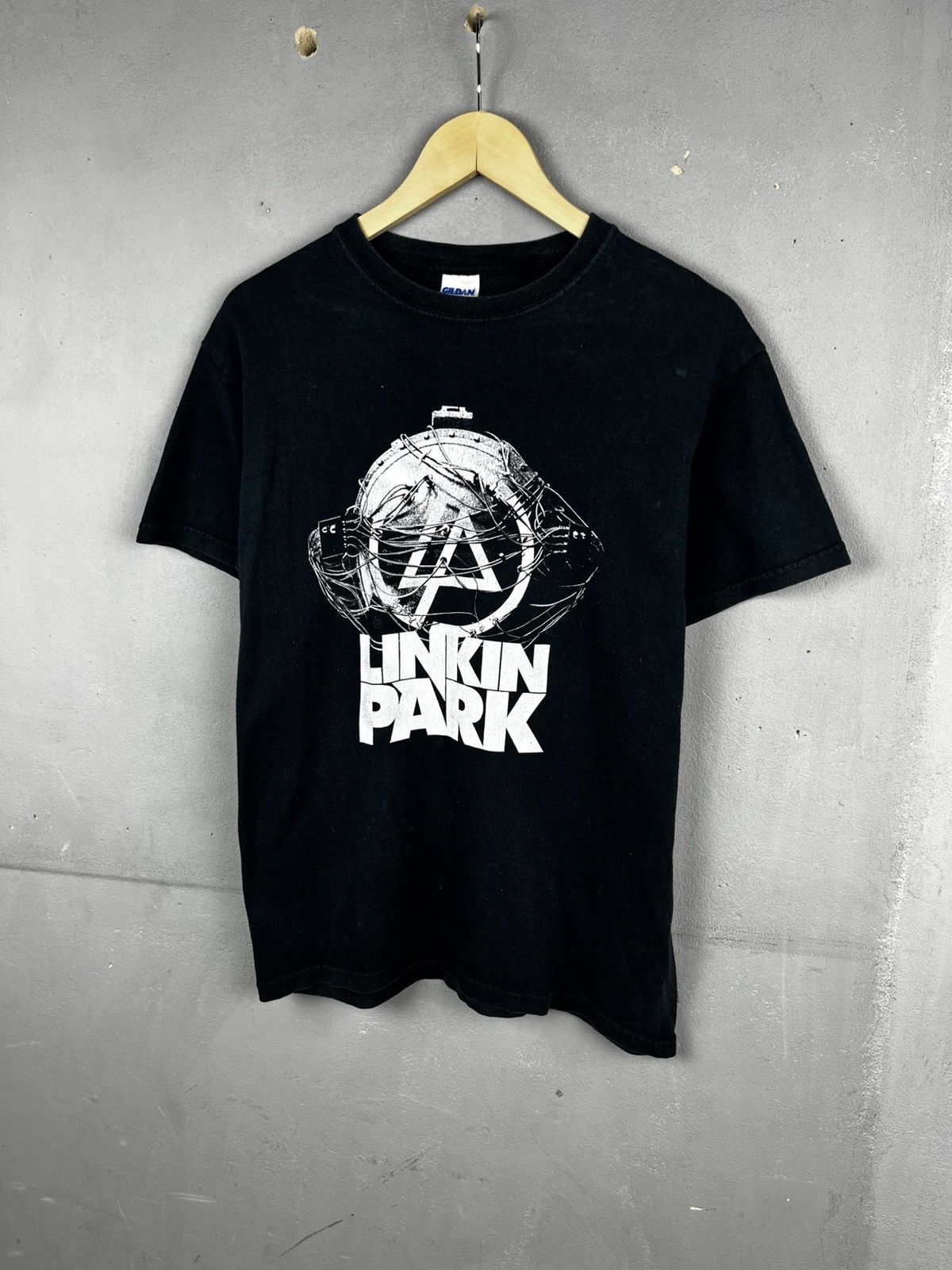 Band Tees Vintage 2000ʼs Linkin Park Band Rock T Shirt Black Size US M / EU 48-50 / 2 - 1 Thumbnail