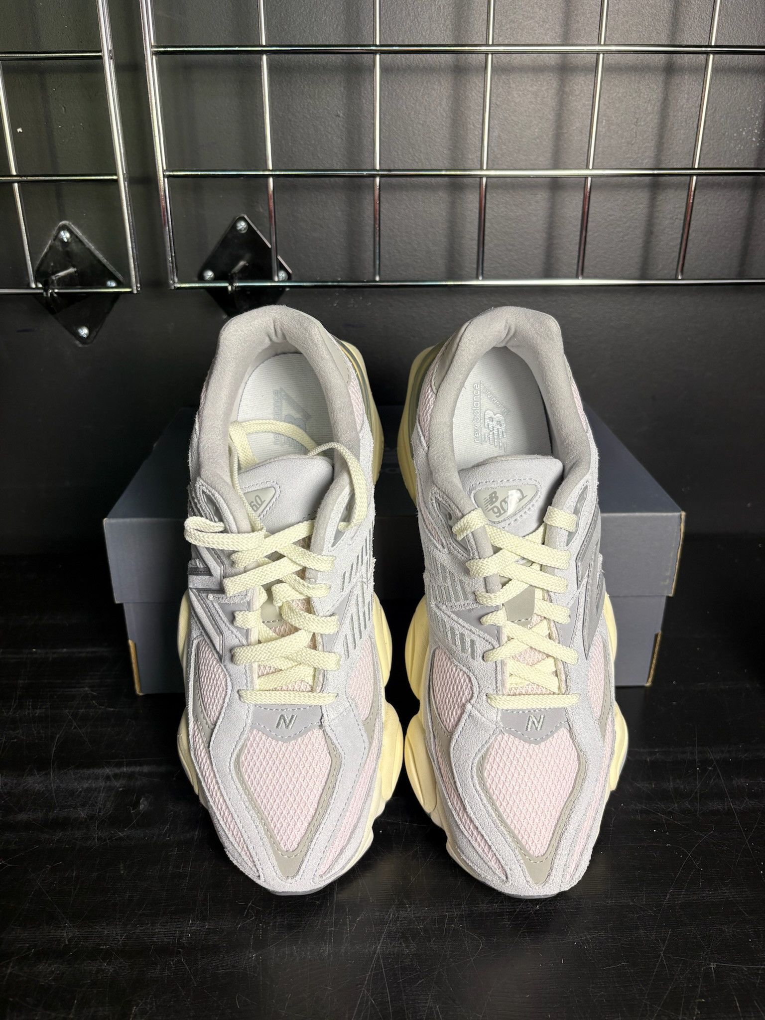 New Balance New Balance 9060 "Granite" Size US 9 / EU 42 - 3 Thumbnail