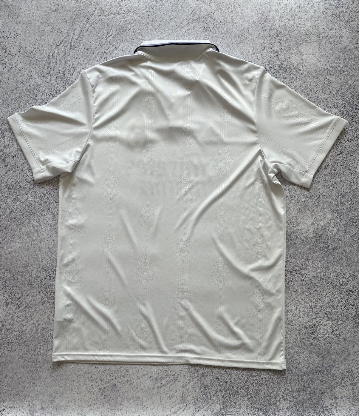 Adidas REAL MADRID 22/23 HOME JERSEY Size US XL / EU 56 / 4 - 5 Thumbnail