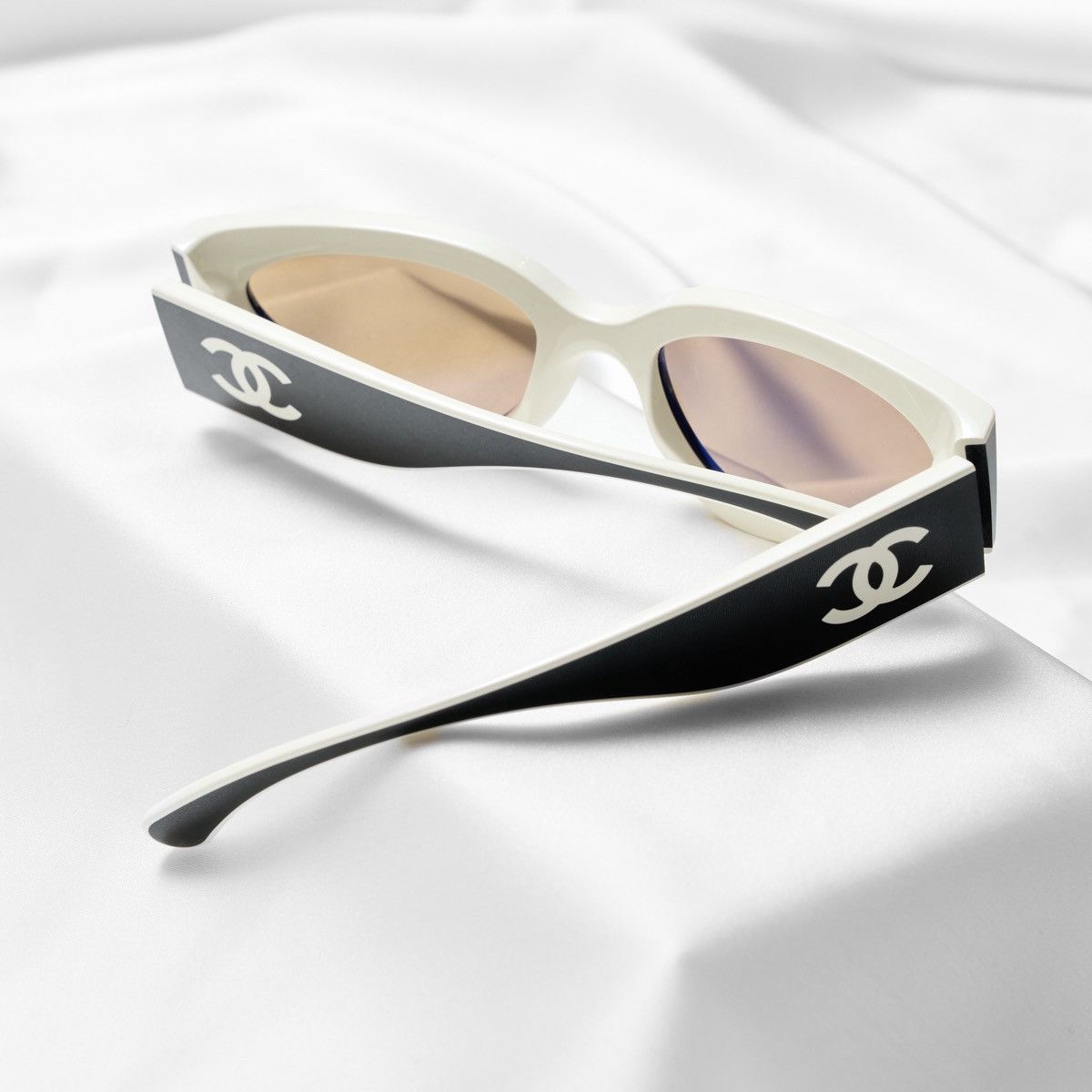 Chanel CHANEL 0CH6056 165653 SUNGLASSES Size ONE SIZE - 7 Thumbnail