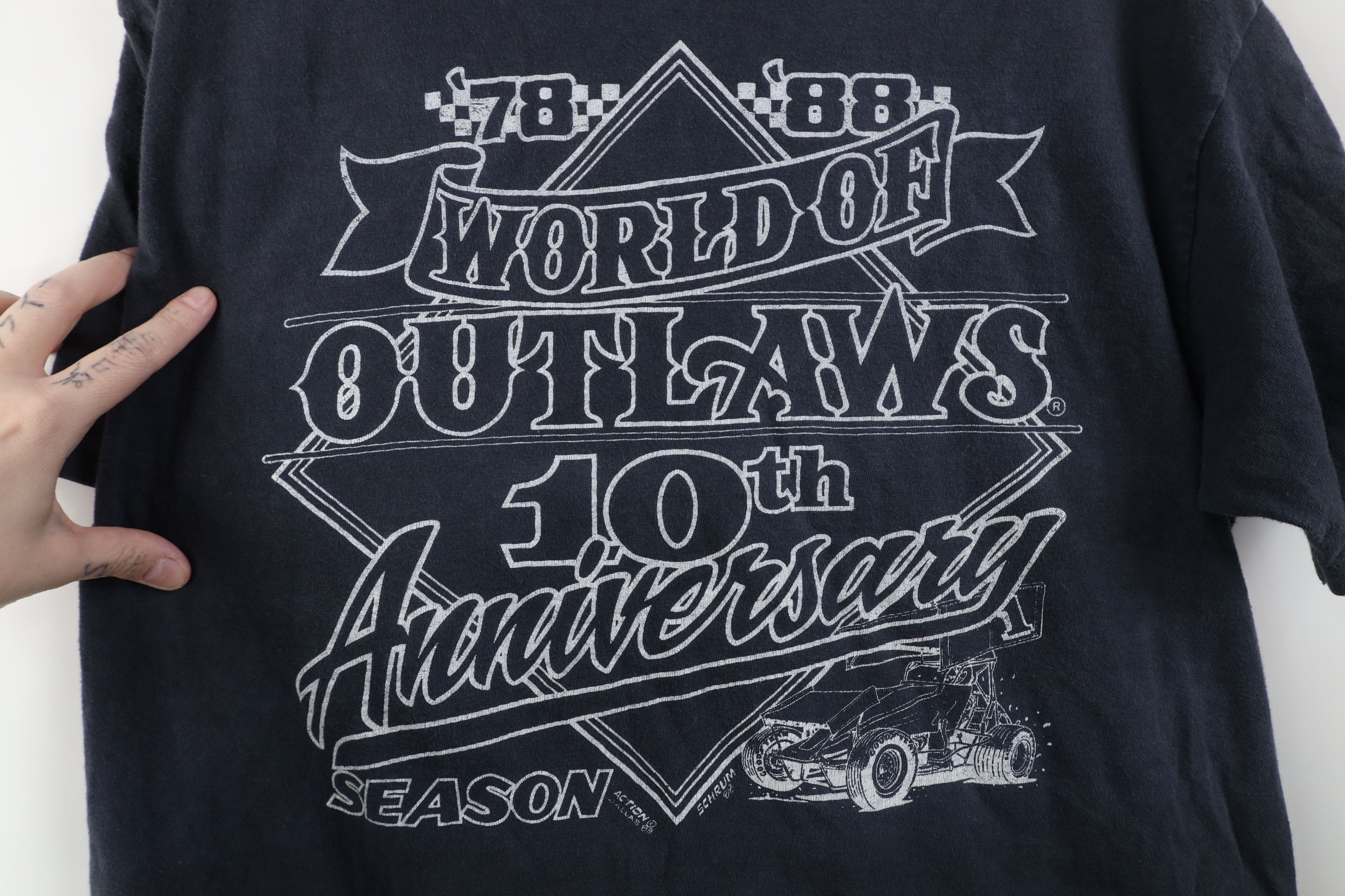 Vintage Vintage 80s 1988 World of Outlaws Car Racing T-Shirt USA Size US L / EU 52-54 / 3 - 12 Thumbnail