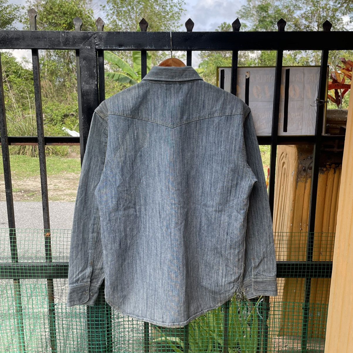 Japanese Brand 🔥🇯🇵Dogman Stoned Washed Double Pocket Denim Chore Jacket Size US M / EU 48-50 / 2 - 2 Thumbnail