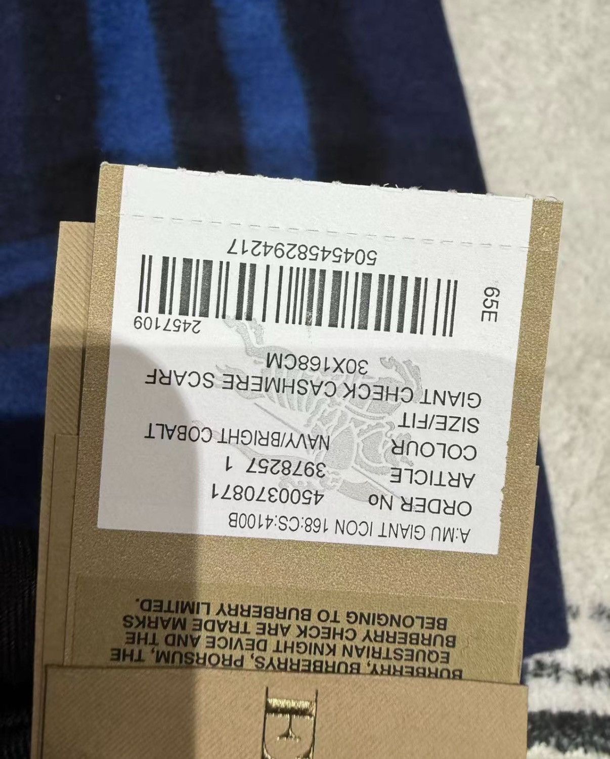 Burberry Brand new with tags Size ONE SIZE - 2 Thumbnail