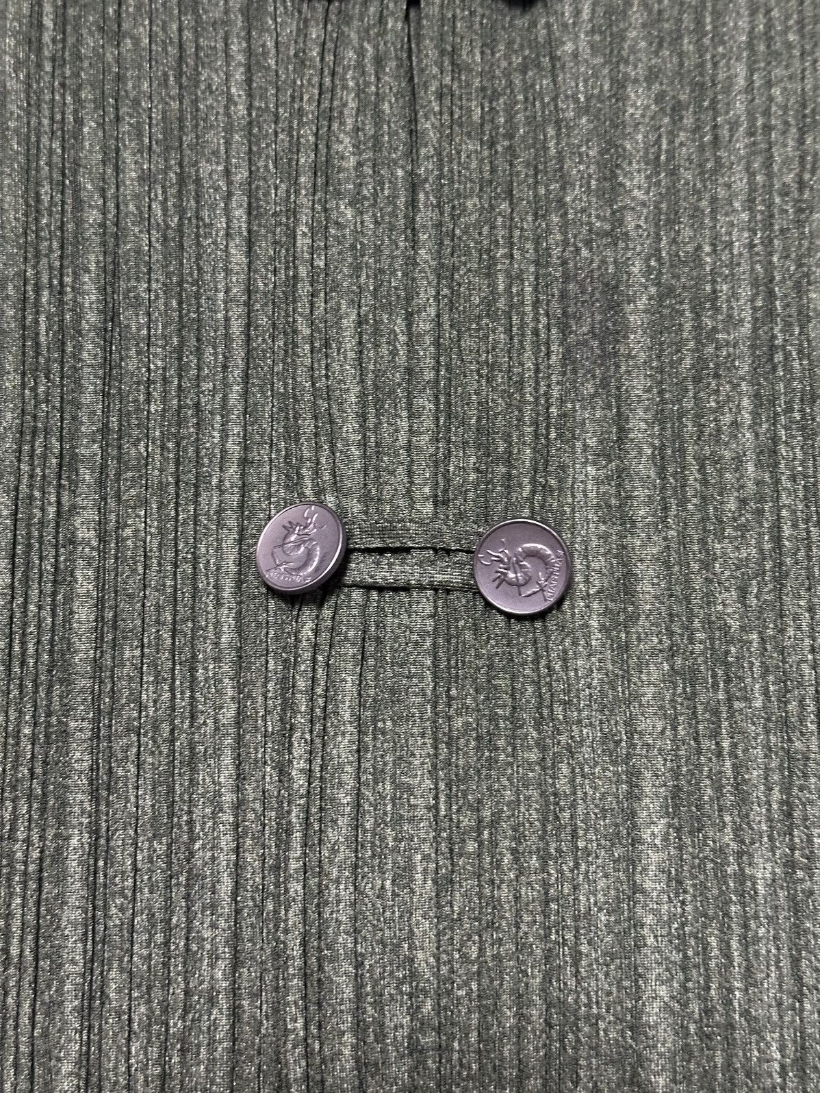 Pleats Please Issey Miyake PLEATS PLEASE ISSEY MIYAKE Chinese Dragon Button-Up Cardigan Size M / US 6-8 / IT 42-44 - 6 Thumbnail